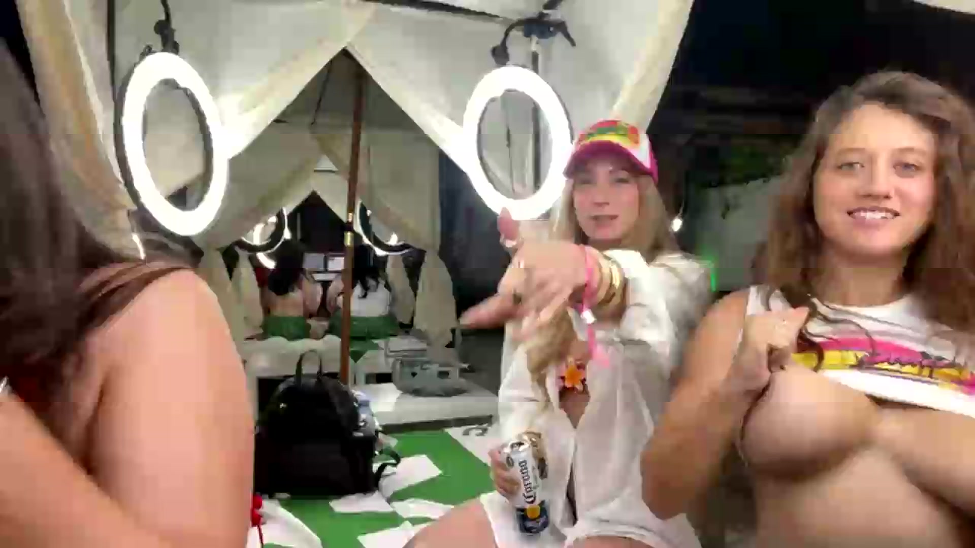 Gallery image thumbnail from iKarli's myfreecams stream on, 05/19/2026, 07:16 image 1 of 20