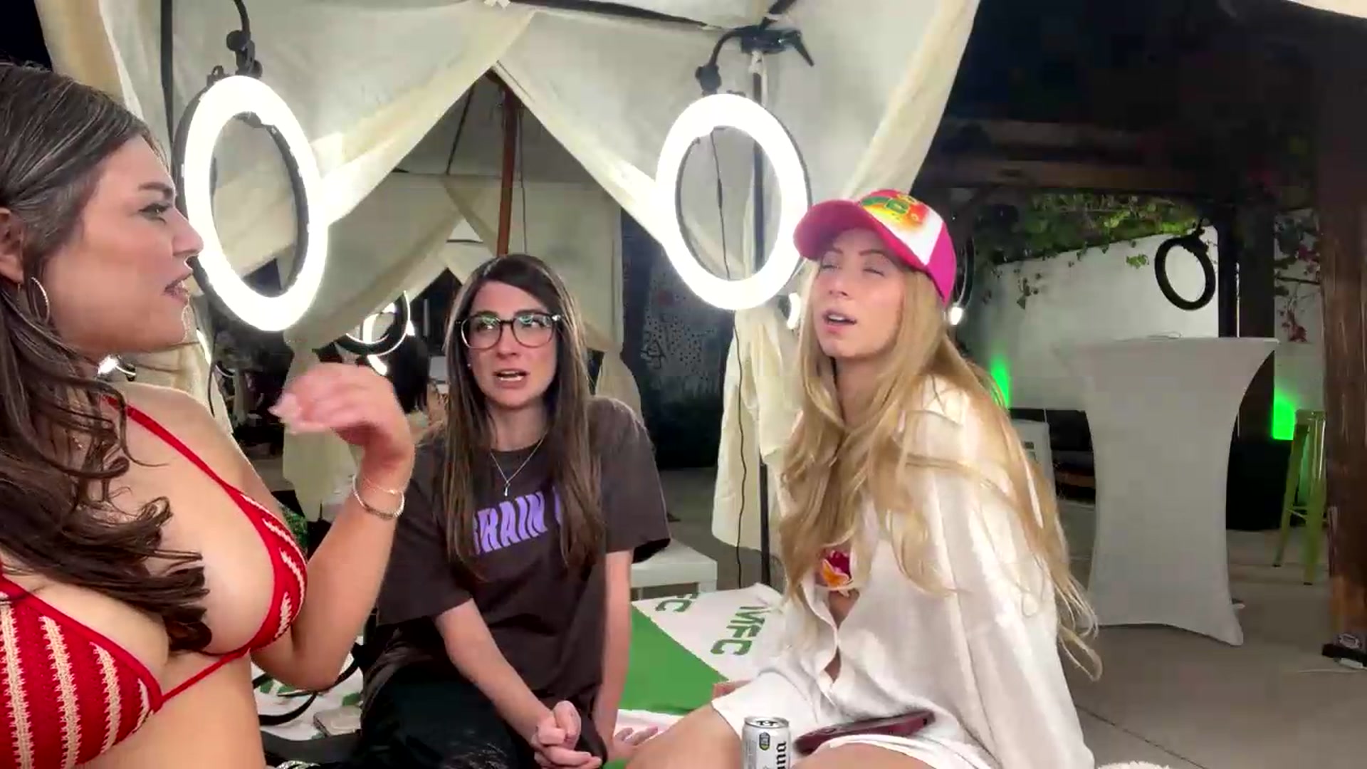 Gallery image thumbnail from iKarli's myfreecams stream on, 05/19/2026, 07:16 image 3 of 20