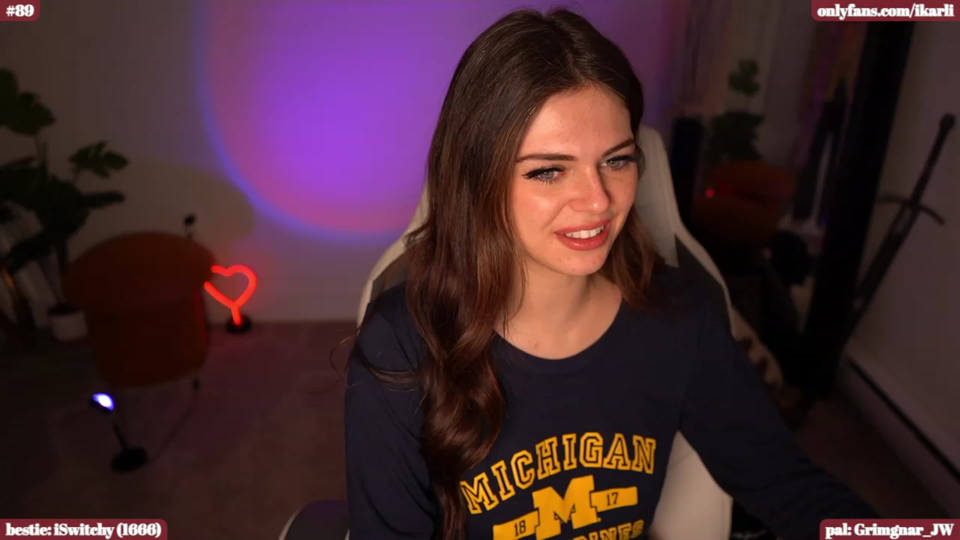 Gallery image thumbnail from iKarwi's myfreecams stream on, 01/11/2024, 10:20 image 14 of 20