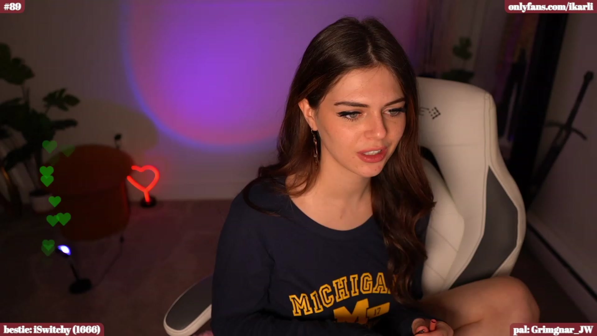 Gallery image thumbnail from iKarwi's myfreecams stream on, 01/11/2024, 10:20 image 17 of 20