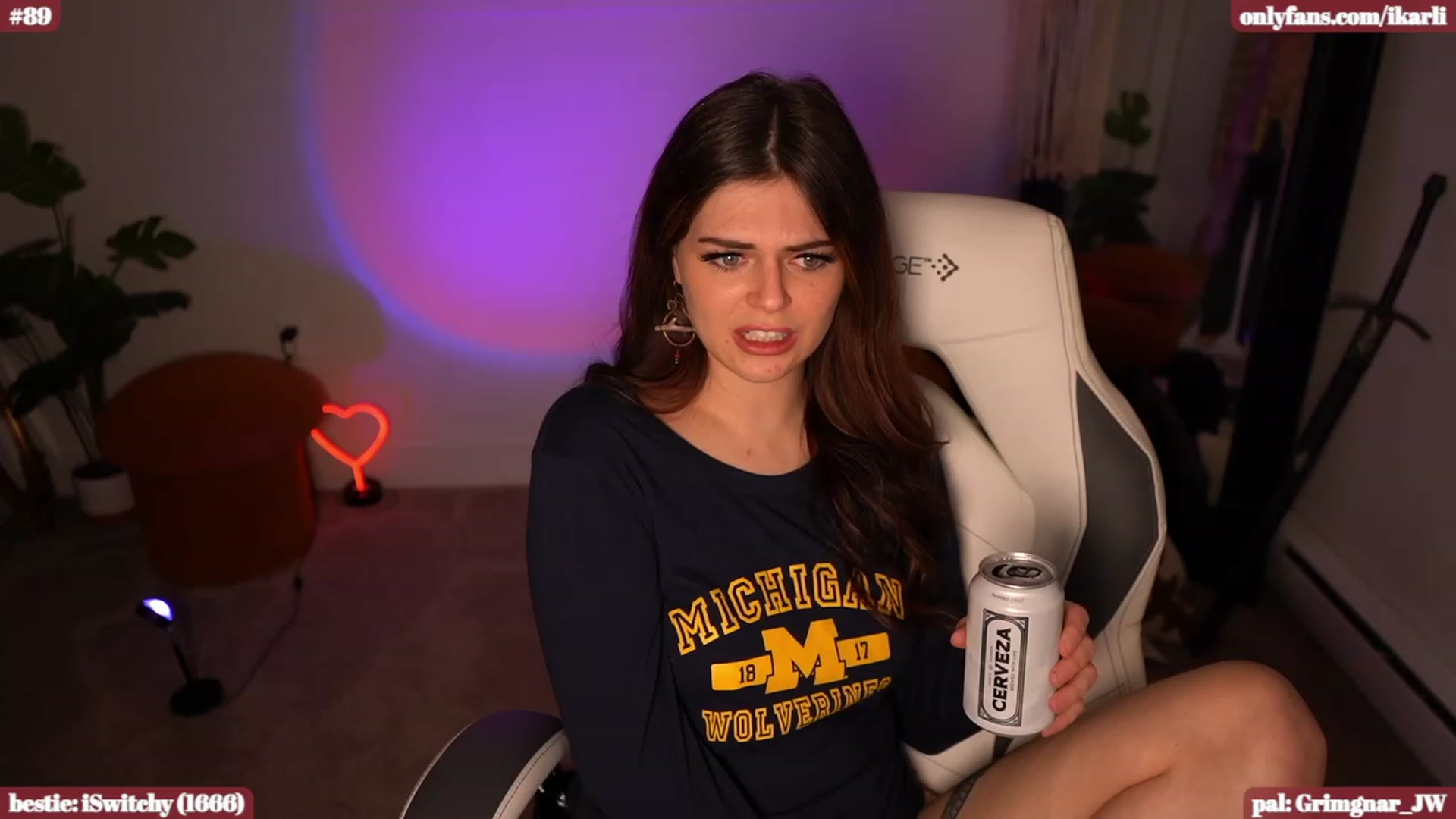Gallery image thumbnail from iKarwi's myfreecams stream on, 01/11/2024, 10:20 image 16 of 20