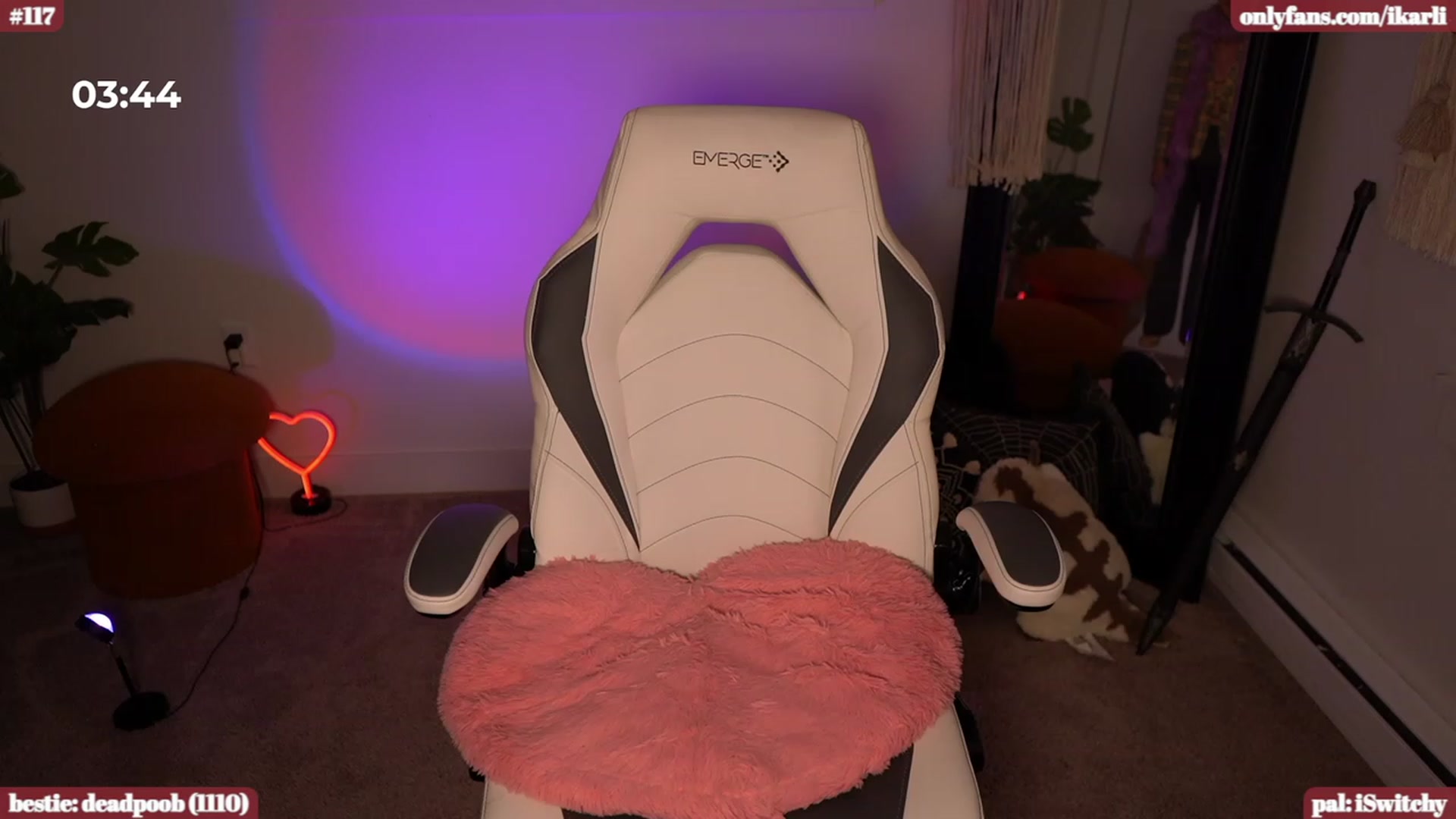 Gallery image thumbnail from iKarwi's myfreecams stream on, 01/13/2024, 08:19 image 7 of 20
