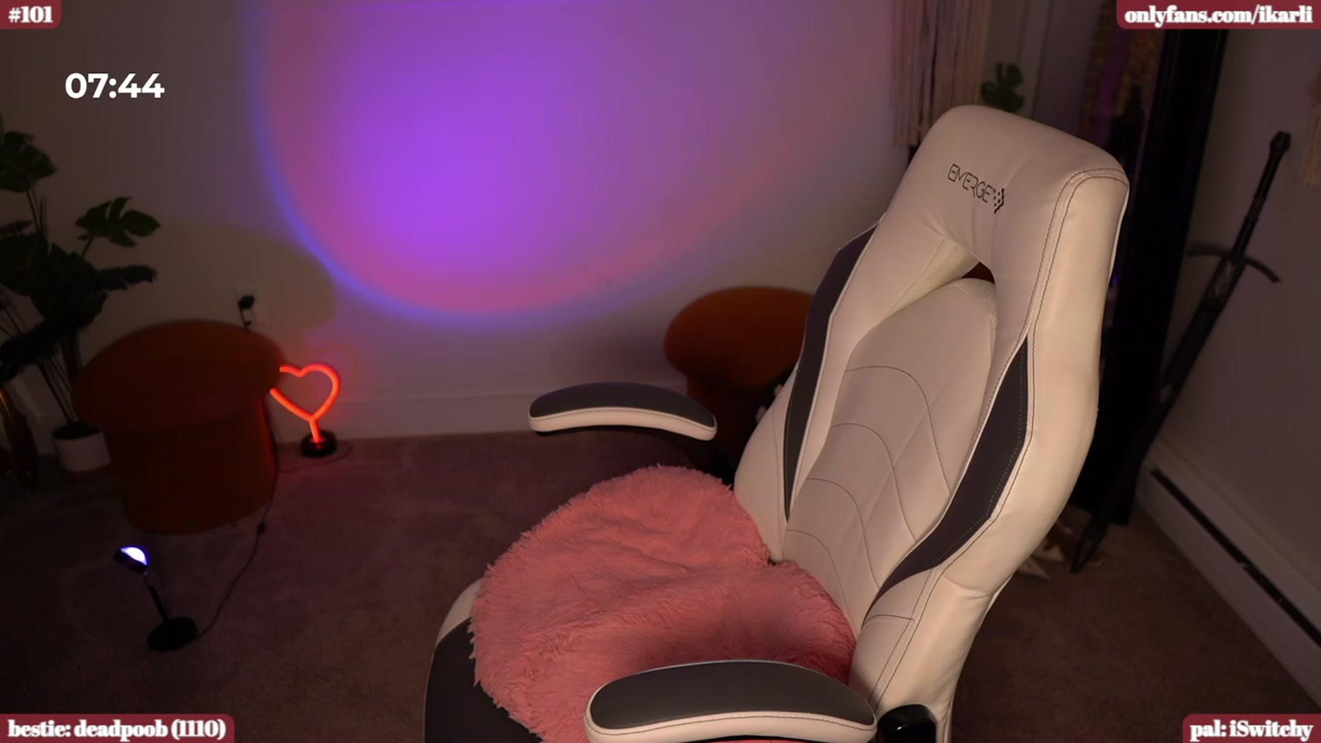 Gallery image thumbnail from iKarwi's myfreecams stream on, 01/13/2024, 09:31 image 9 of 20
