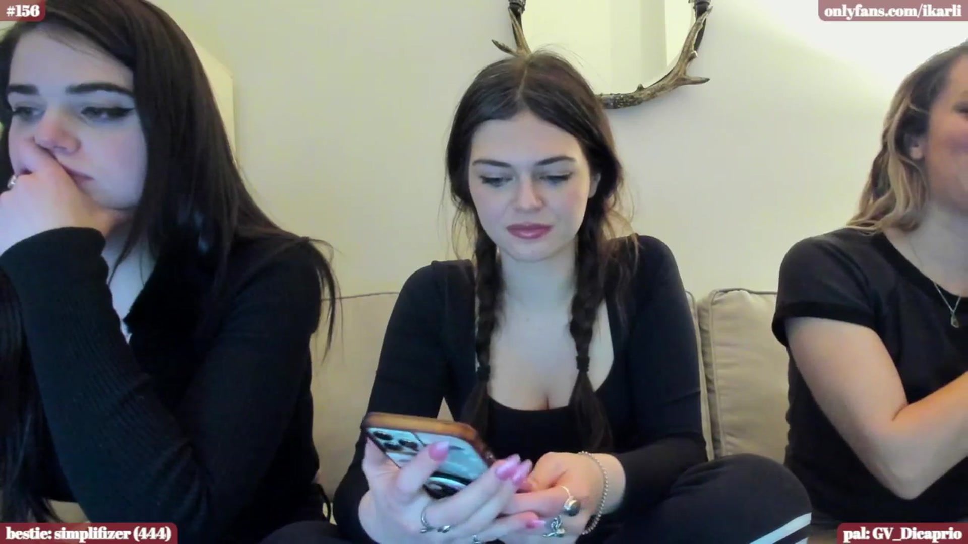 Gallery image thumbnail from iKarwi's myfreecams stream on, 01/18/2024, 11:22 image 3 of 20