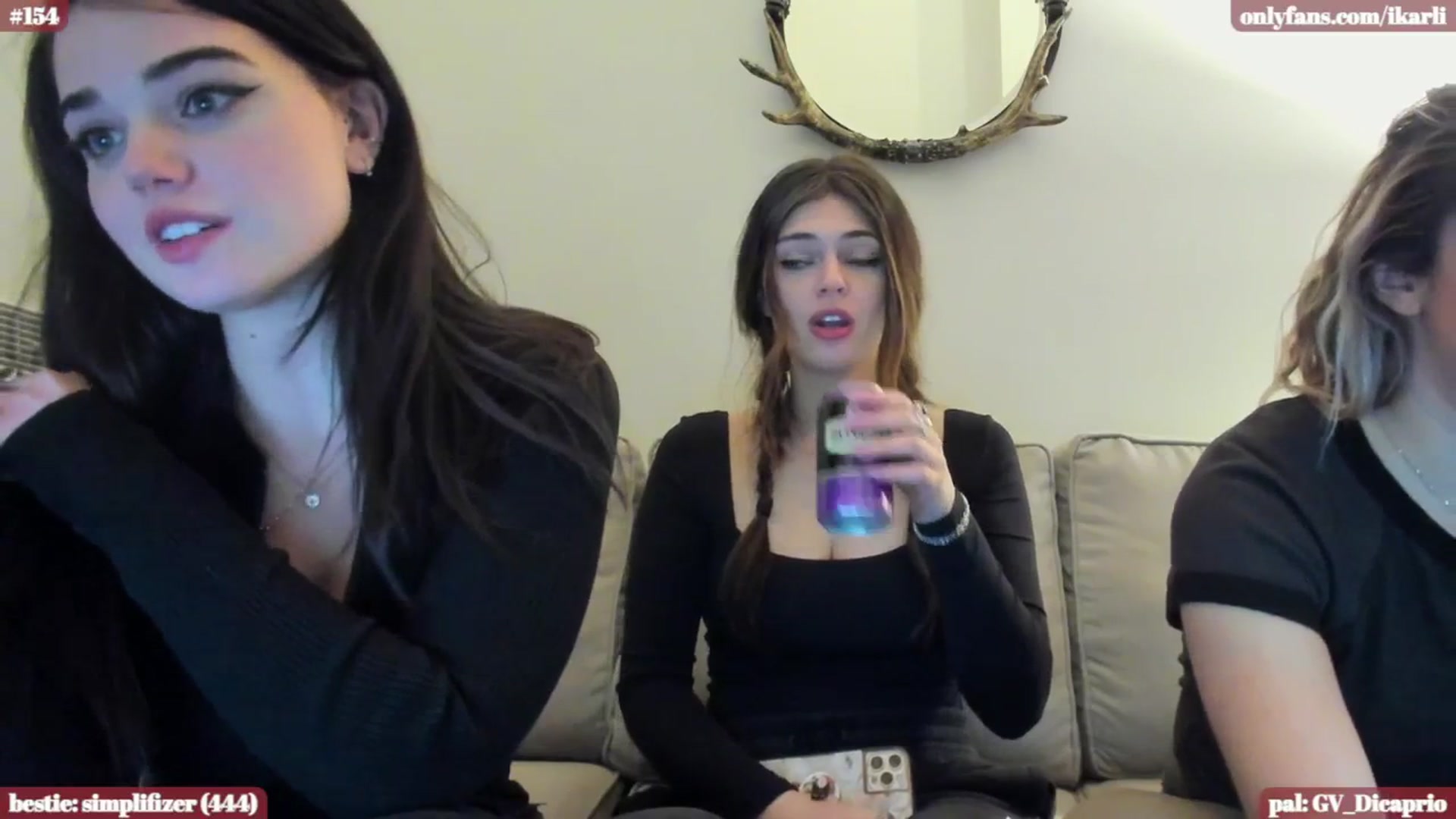 Gallery image thumbnail from iKarwi's myfreecams stream on, 01/18/2024, 11:22 image 14 of 20