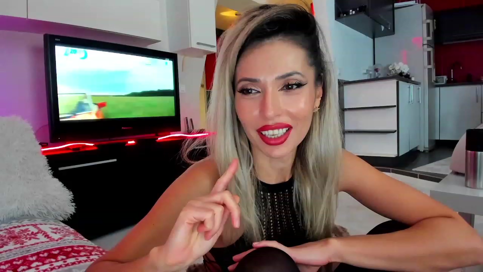 Gallery image thumbnail from iStoleXmas's myfreecams stream on, 12/15/2023, 01:50 image 1 of 20