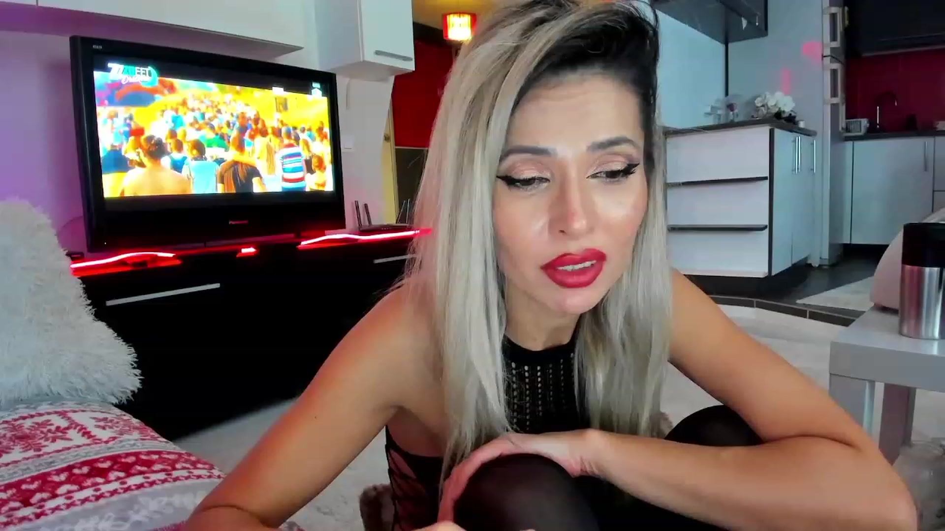 Gallery image thumbnail from iStoleXmas's myfreecams stream on, 12/15/2023, 01:50 image 2 of 20