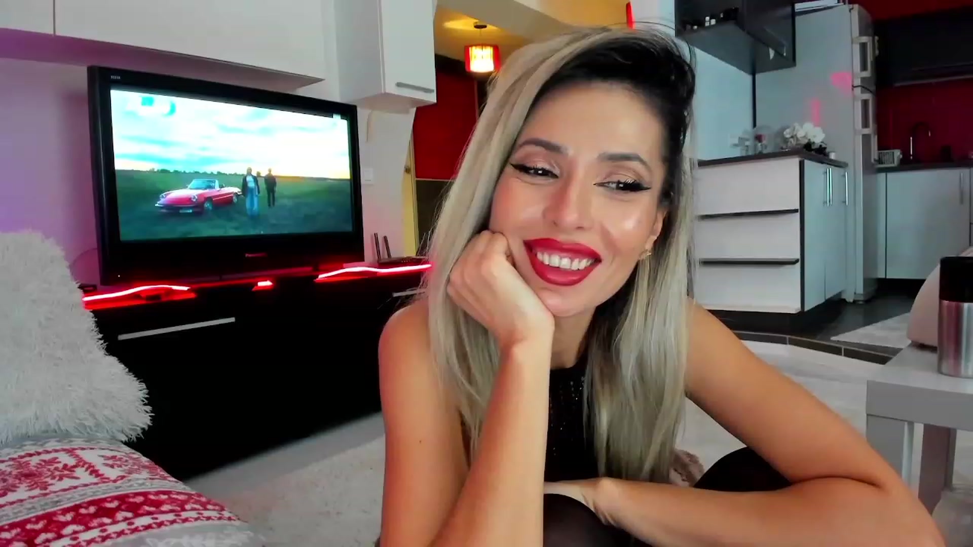 Gallery image thumbnail from iStoleXmas's myfreecams stream on, 12/15/2023, 02:18 image 7 of 20