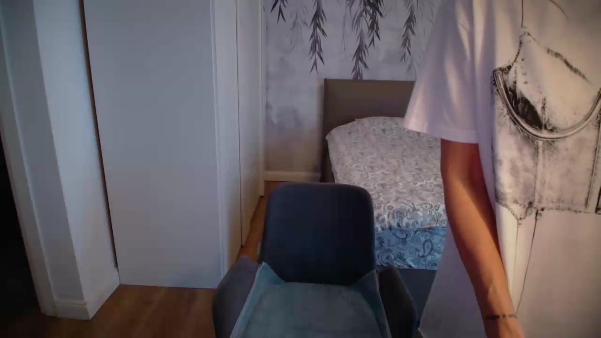 Gallery image thumbnail from iTease's myfreecams stream on, 06/04/2026, 10:19 image 19 of 20