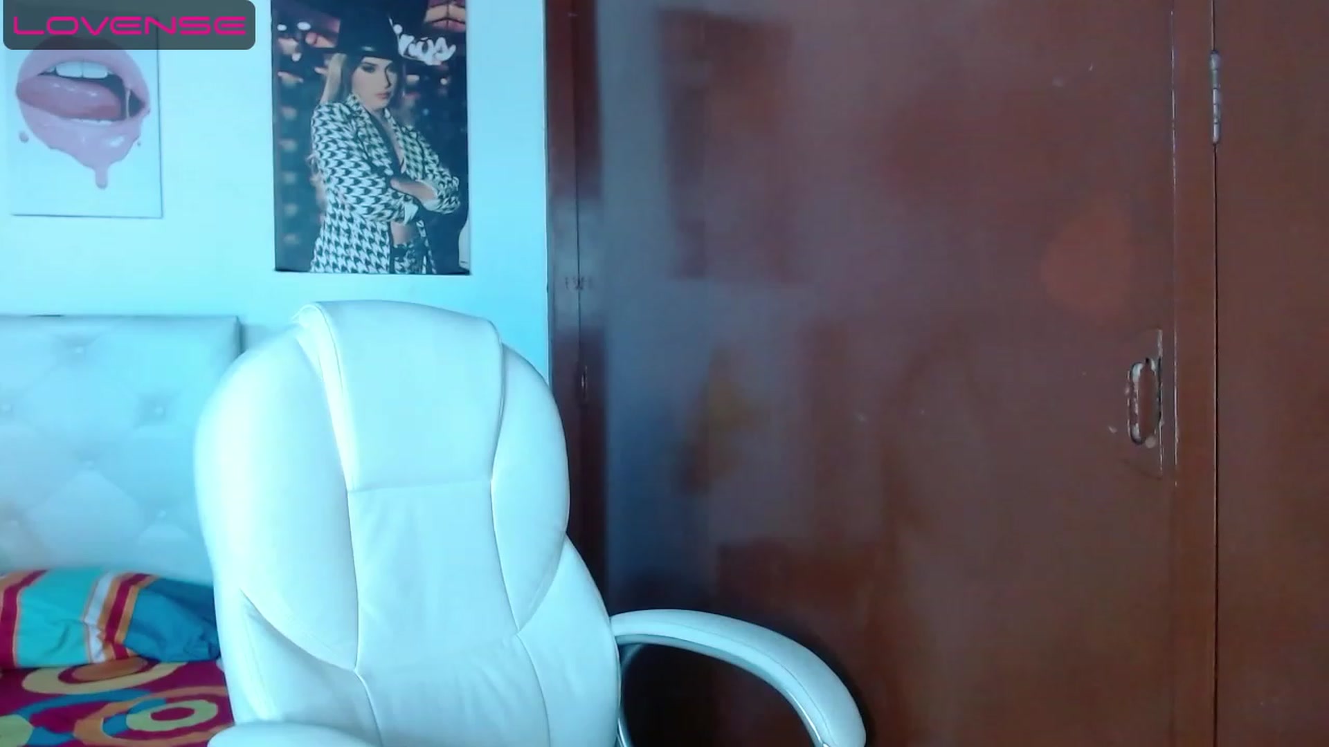 Gallery image thumbnail from iamsel's myfreecams stream on, 06/13/2023, 22:46 image 5 of 20