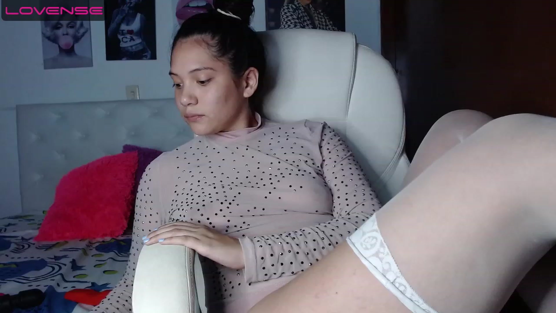 Gallery image thumbnail from iamsel's myfreecams stream on, 07/18/2023, 24:08 image 17 of 20