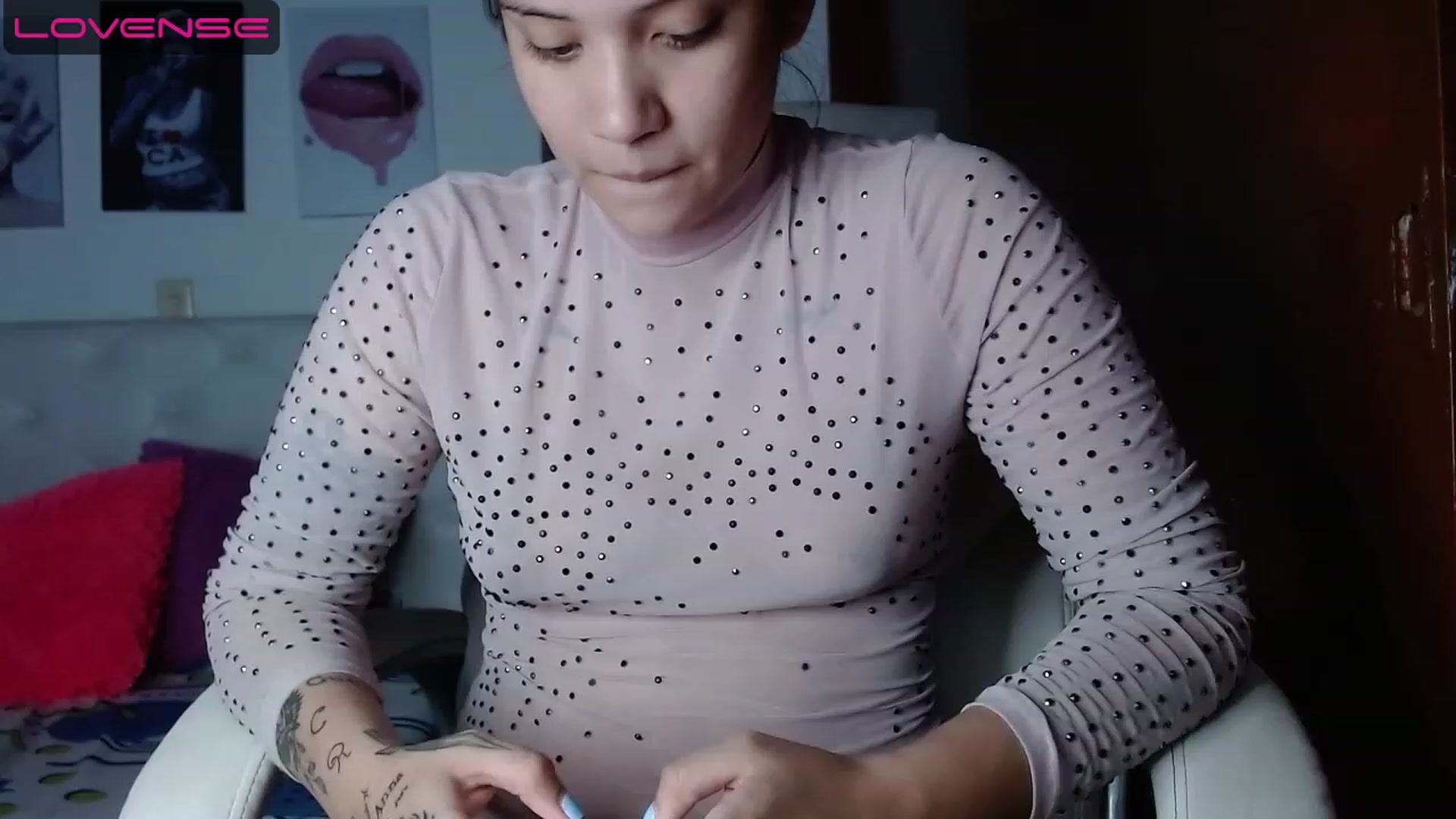 Gallery image thumbnail from iamsel's myfreecams stream on, 07/18/2023, 24:49 image 12 of 20