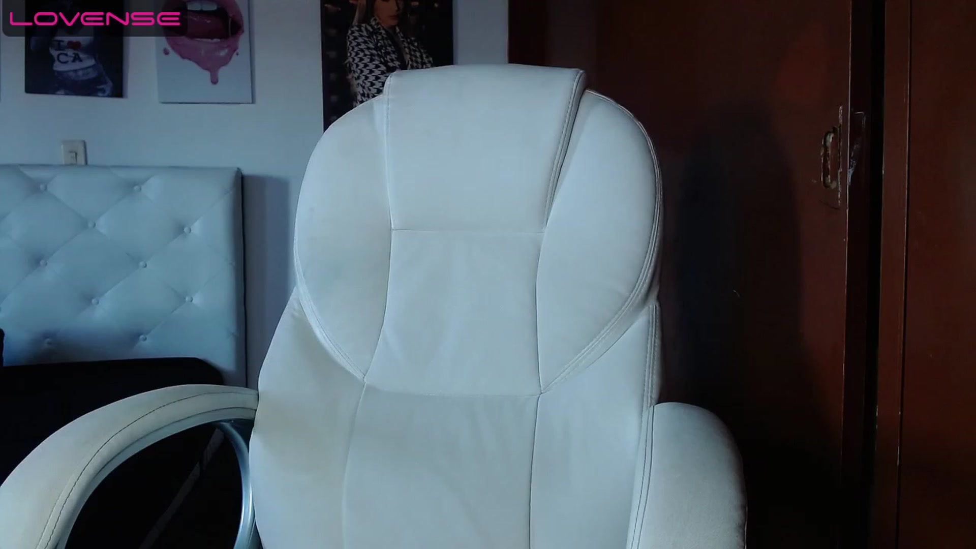 Gallery image thumbnail from iamsel's myfreecams stream on, 07/30/2023, 24:07 image 7 of 20