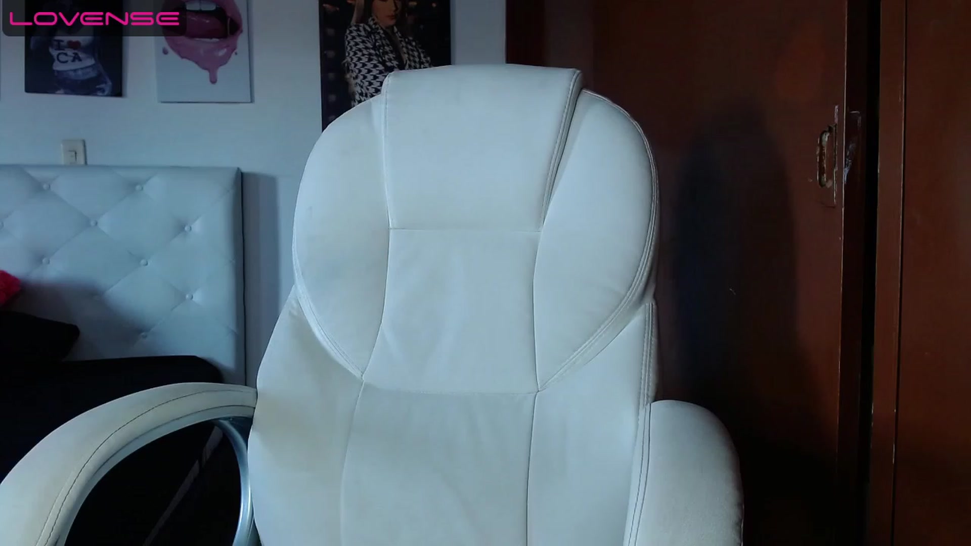 Gallery image thumbnail from iamsel's myfreecams stream on, 07/30/2023, 24:07 image 6 of 20