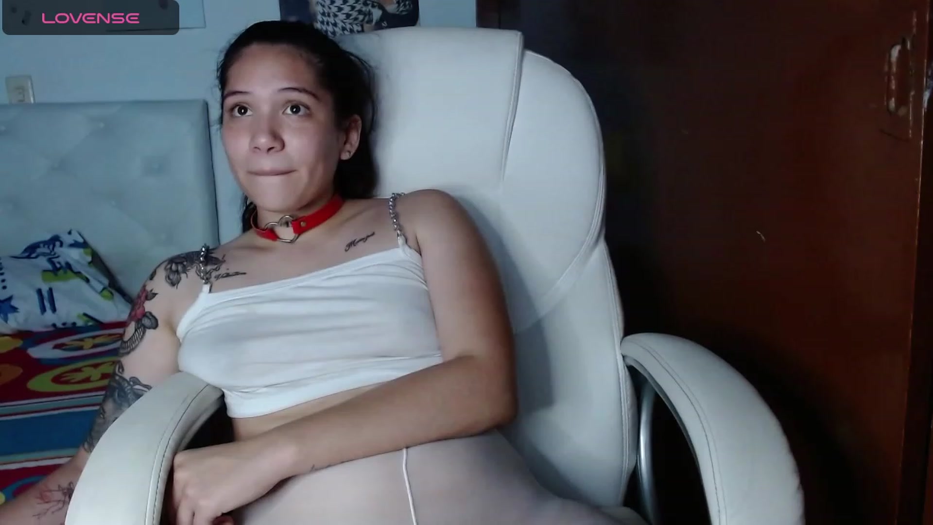 Gallery image thumbnail from iamsel's myfreecams stream on, 08/19/2023, 24:24 image 17 of 20