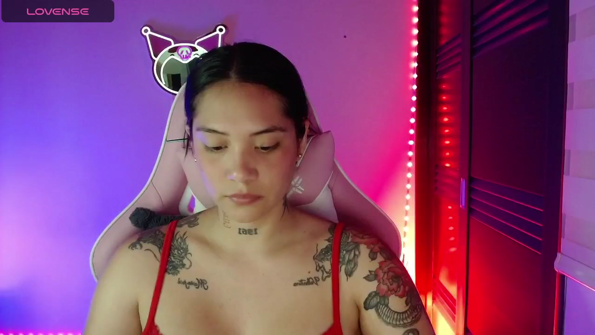 Gallery image thumbnail from iamsel's myfreecams stream on, 03/28/2025, 24:18 image 4 of 20