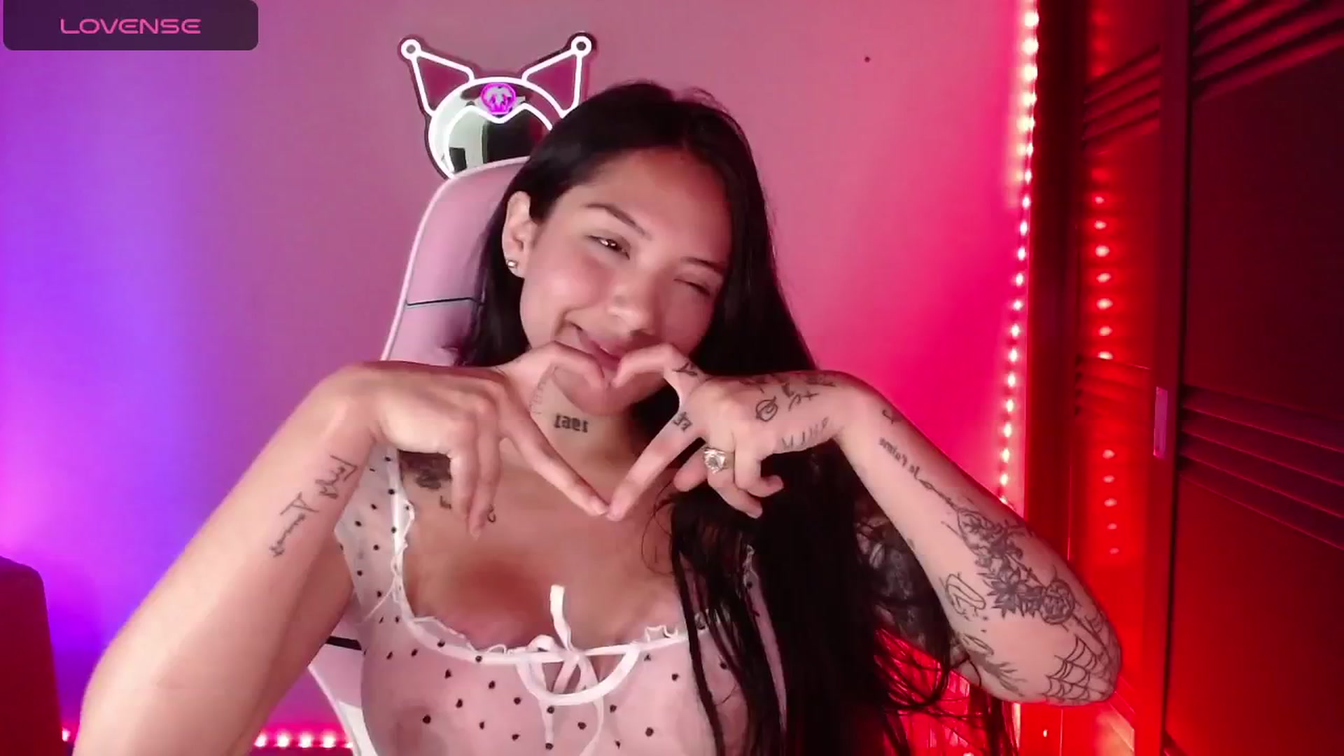 Gallery image thumbnail from iamsel's myfreecams stream on, 04/06/2025, 03:06 image 9 of 20