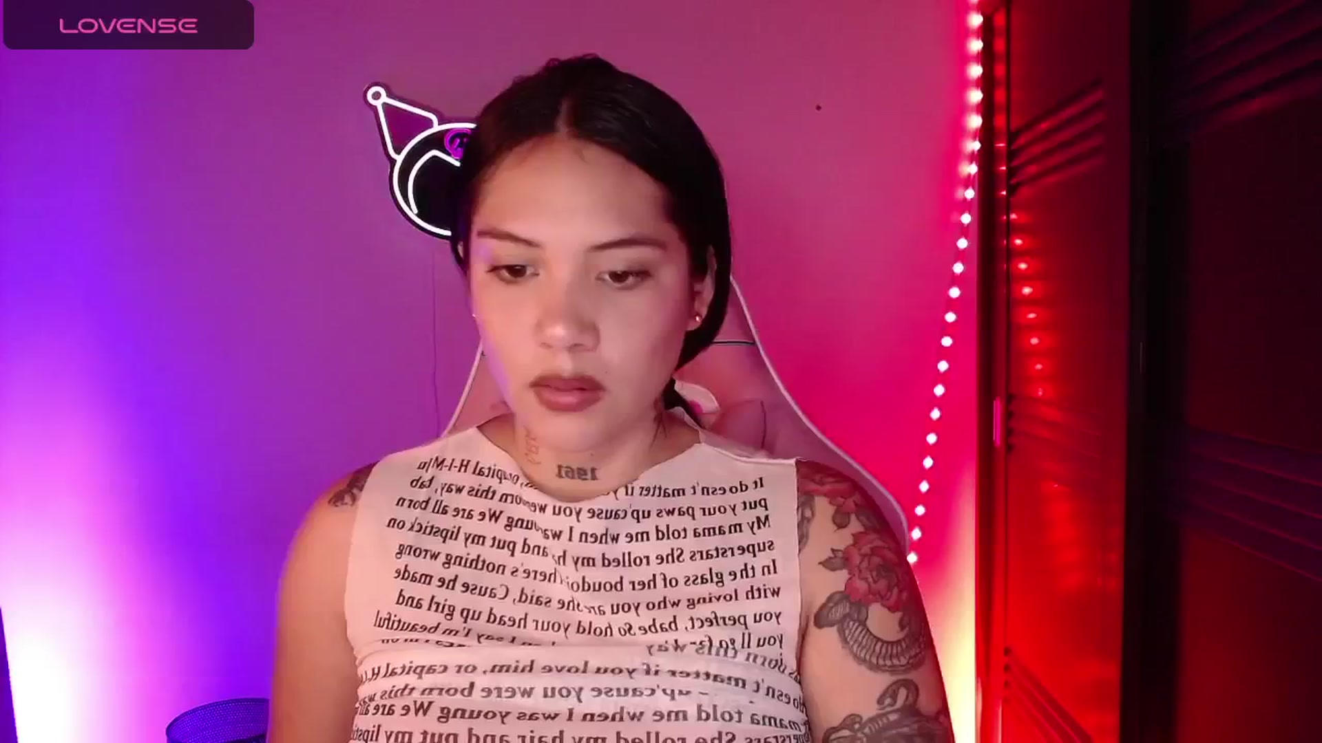 Gallery image thumbnail from iamsel's myfreecams stream on, 04/23/2025, 24:25 image 19 of 20