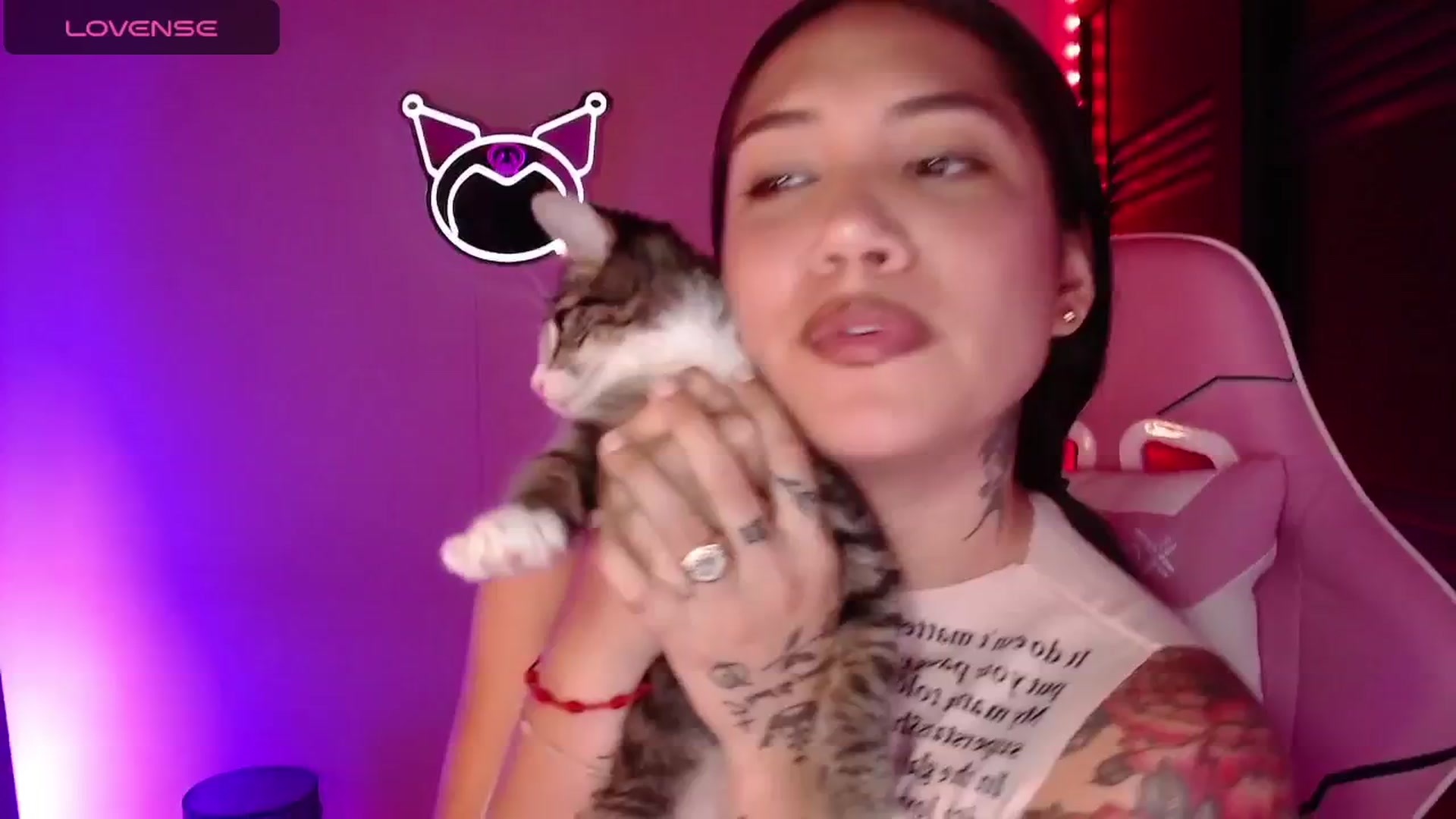 Gallery image thumbnail from iamsel's myfreecams stream on, 04/23/2025, 24:25 image 20 of 20