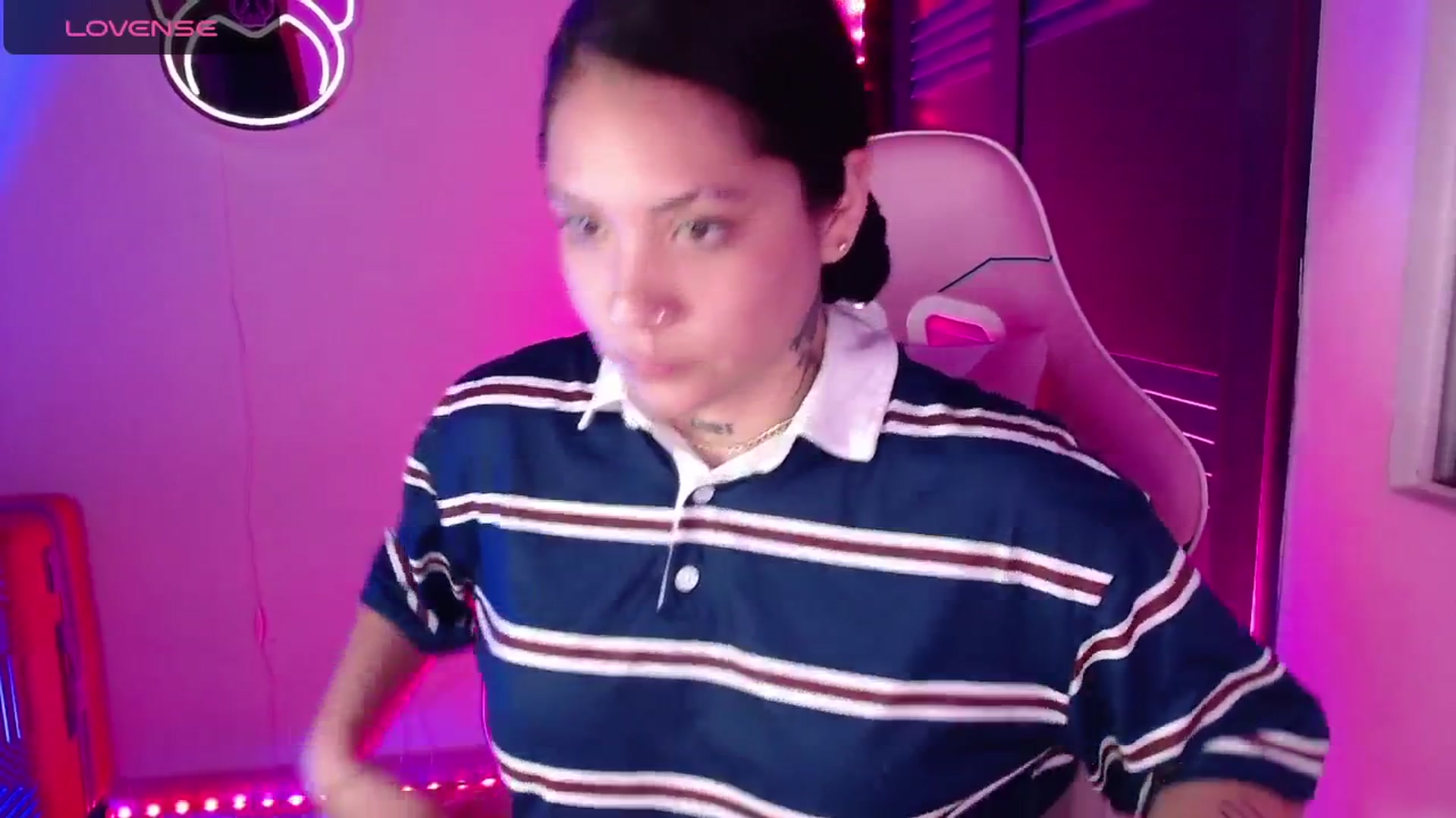 Gallery image thumbnail from iamsel's myfreecams stream on, 06/15/2025, 01:57 image 16 of 20