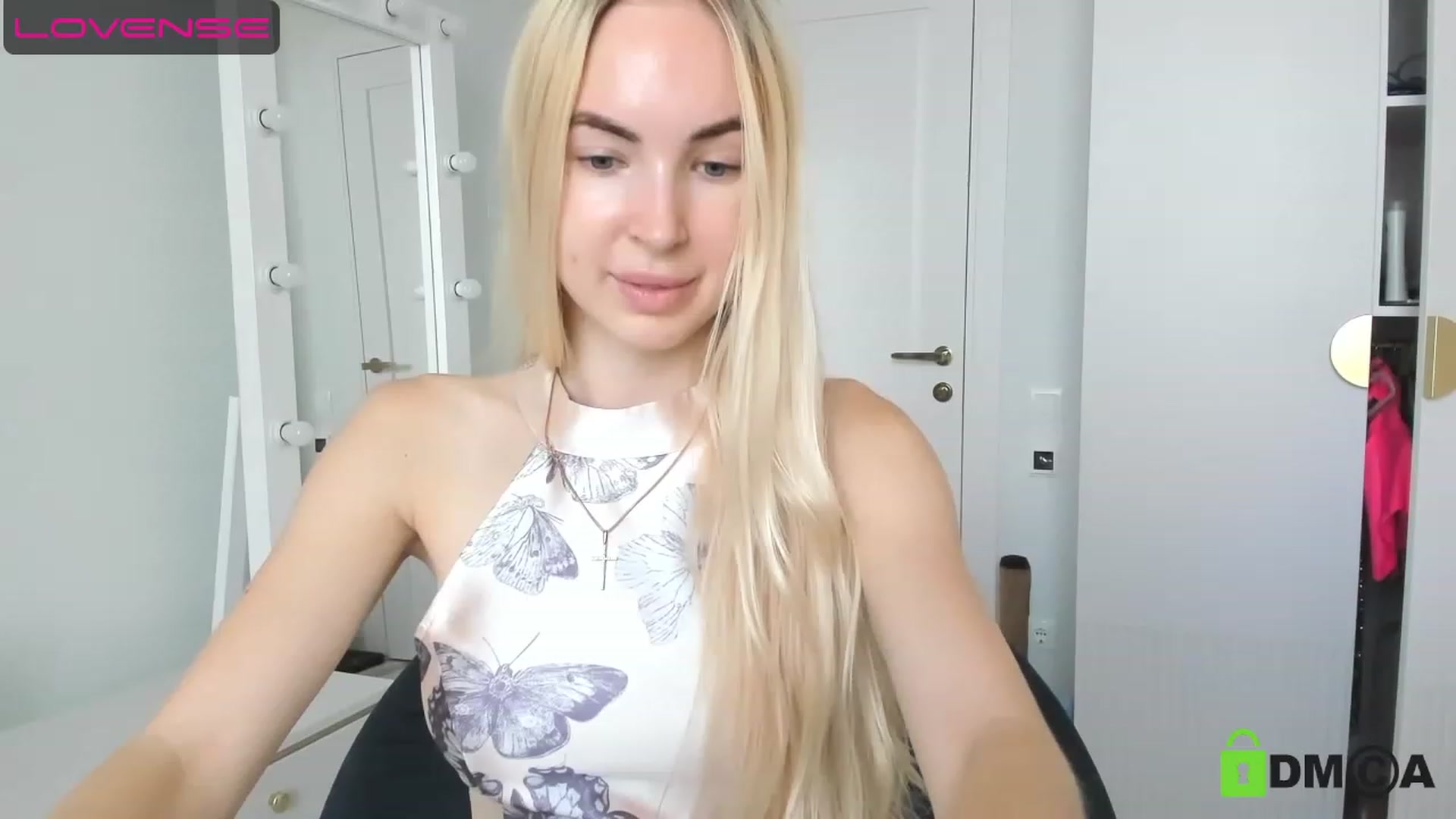 Gallery image thumbnail from ibarbie's myfreecams stream on, 08/08/2023, 06:51 image 10 of 20