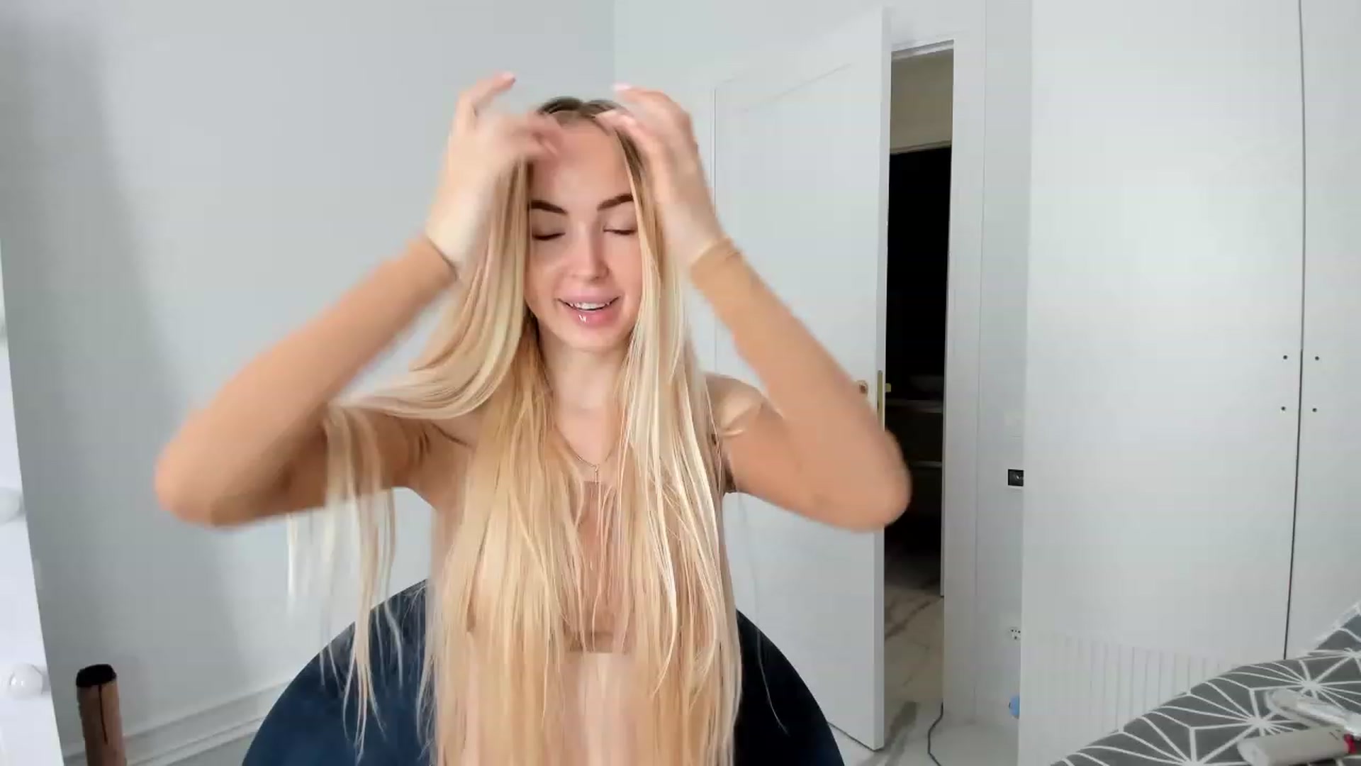 Gallery image thumbnail from ibarbie's myfreecams stream on, 10/14/2023, 09:05 image 9 of 20