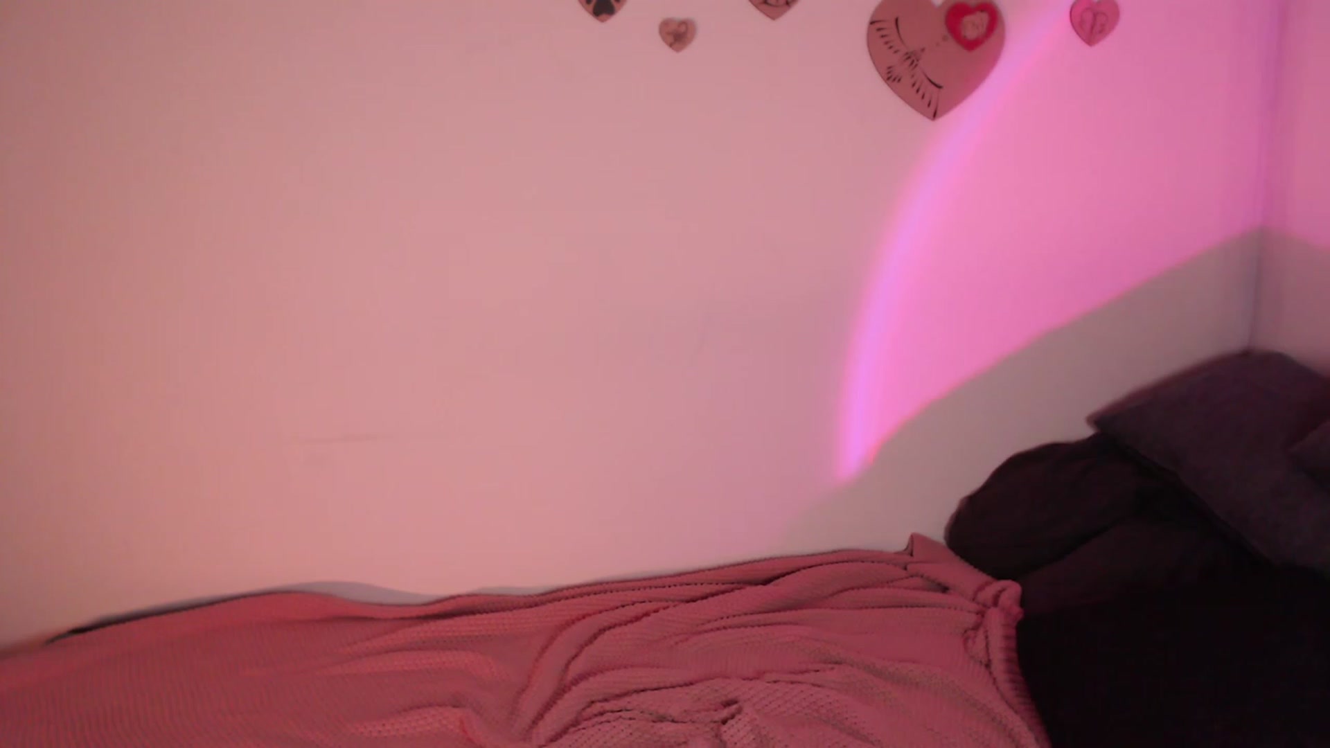 Gallery image thumbnail from idRoomToAvo's myfreecams stream on, 07/27/2023, 05:30 image 4 of 20