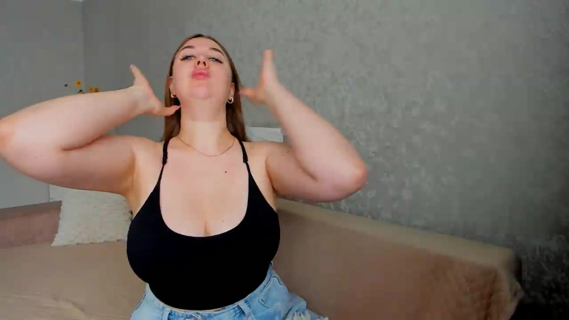 Gallery image thumbnail from iflowersgir_1's myfreecams stream on, 06/08/2026, 12:30 image 15 of 20