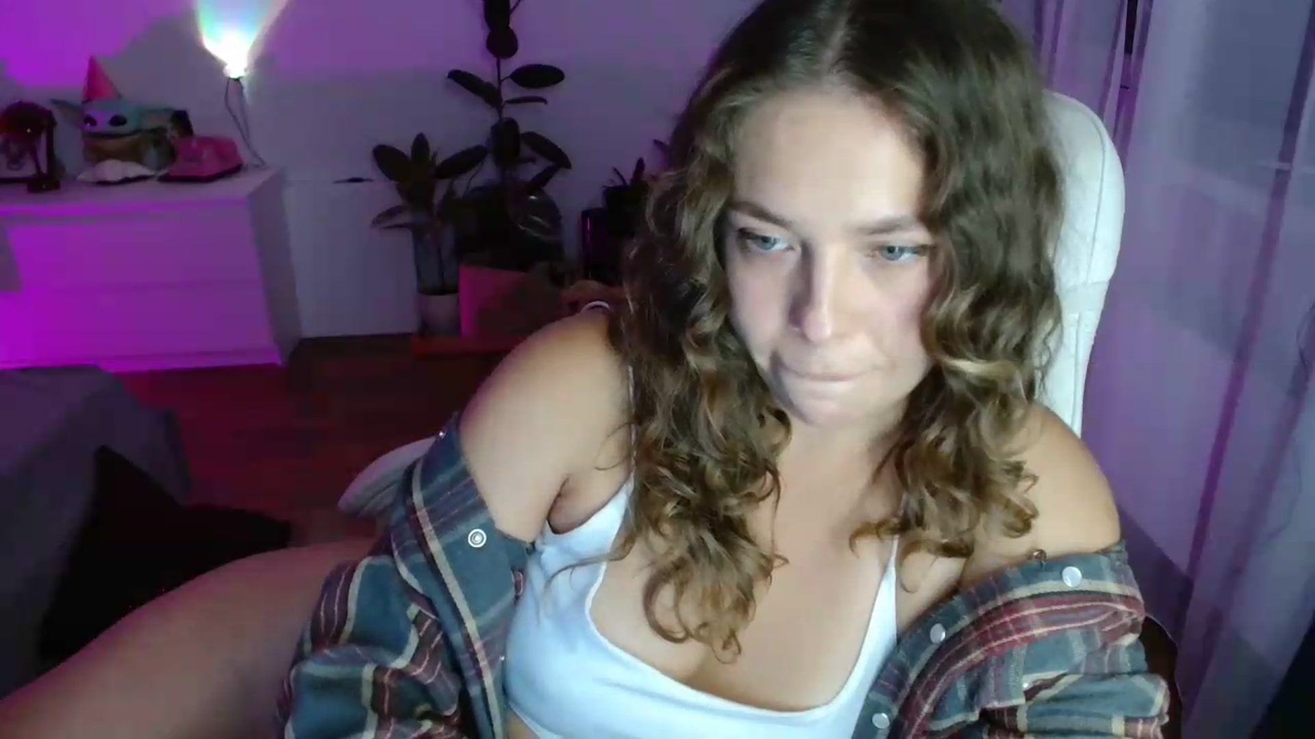 Gallery image thumbnail from imAlice's myfreecams stream on, 08/16/2026, 19:23 image 5 of 20