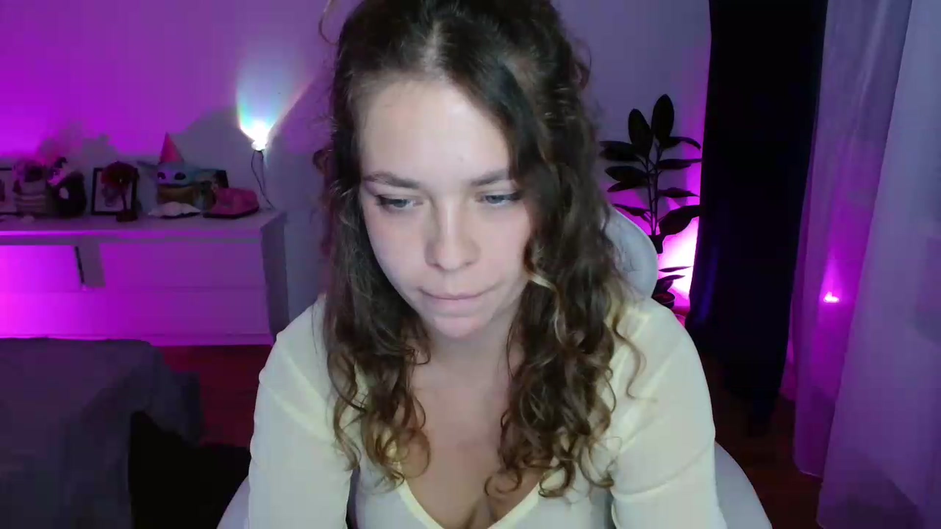 Gallery image thumbnail from imAlice's myfreecams stream on, 08/17/2026, 22:47 image 2 of 20