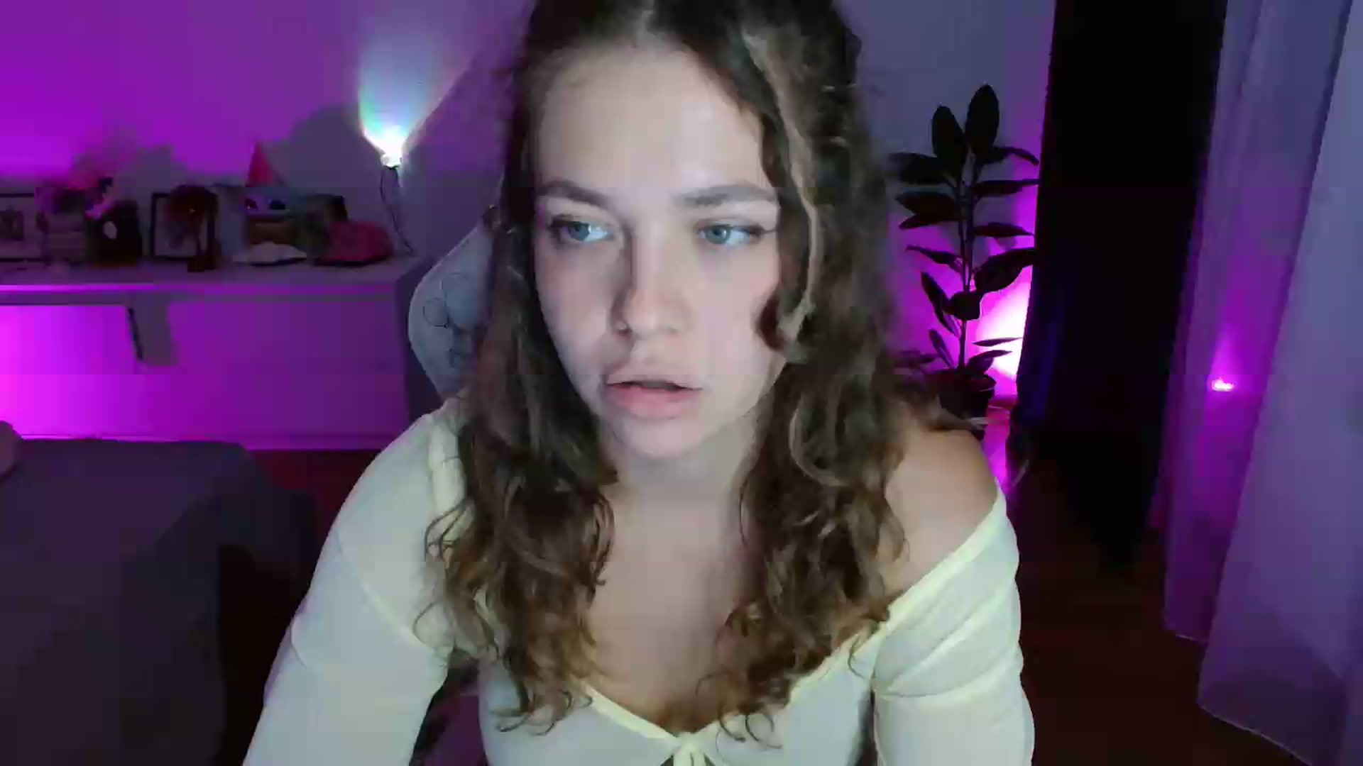 Gallery image thumbnail from imAlice's myfreecams stream on, 08/17/2026, 22:47 image 20 of 20