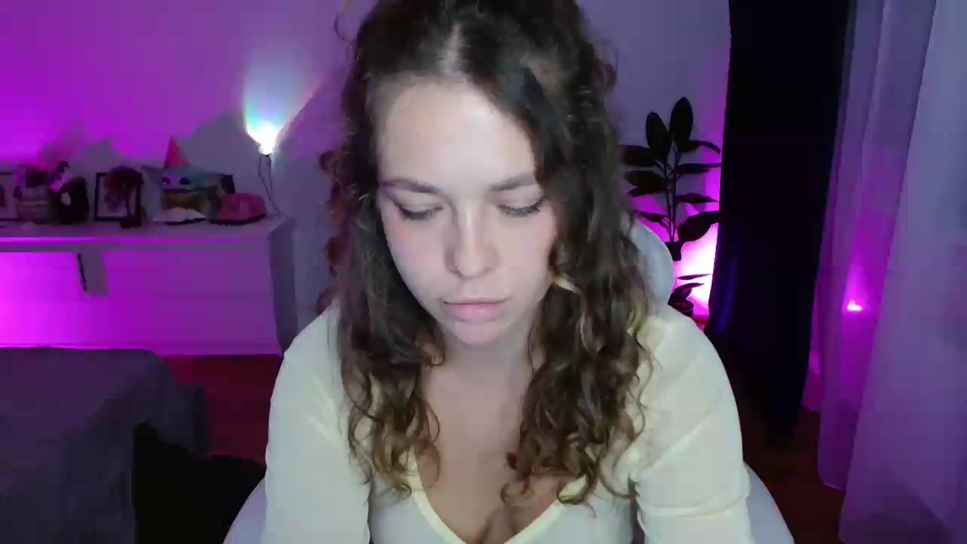 Gallery image thumbnail from imAlice's myfreecams stream on, 08/17/2026, 22:47 image 1 of 20