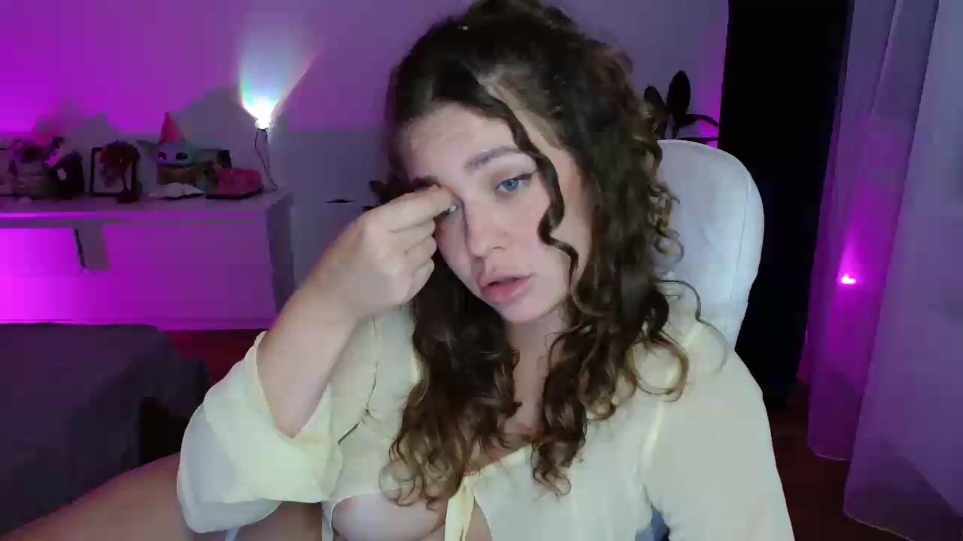 Gallery image thumbnail from imAlice's myfreecams stream on, 08/17/2026, 22:47 image 13 of 20