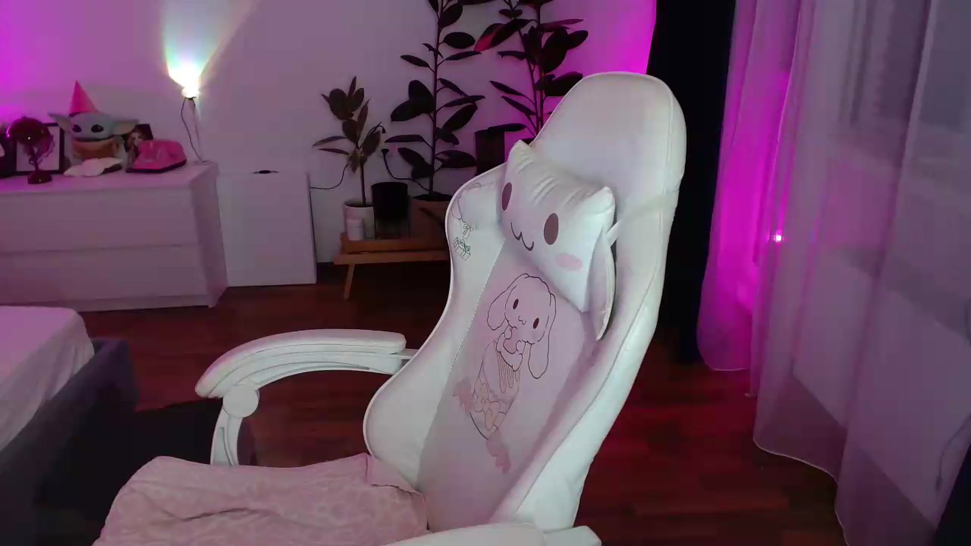 Gallery image thumbnail from imAlice's myfreecams stream on, 09/20/2026, 20:23 image 3 of 20