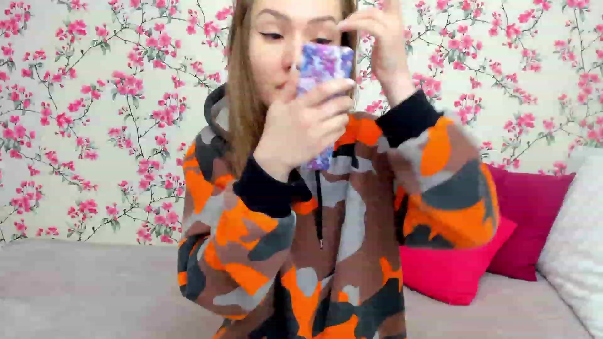 Gallery image thumbnail from im_mystery_'s myfreecams stream on, 02/12/2023, 15:15 image 3 of 20