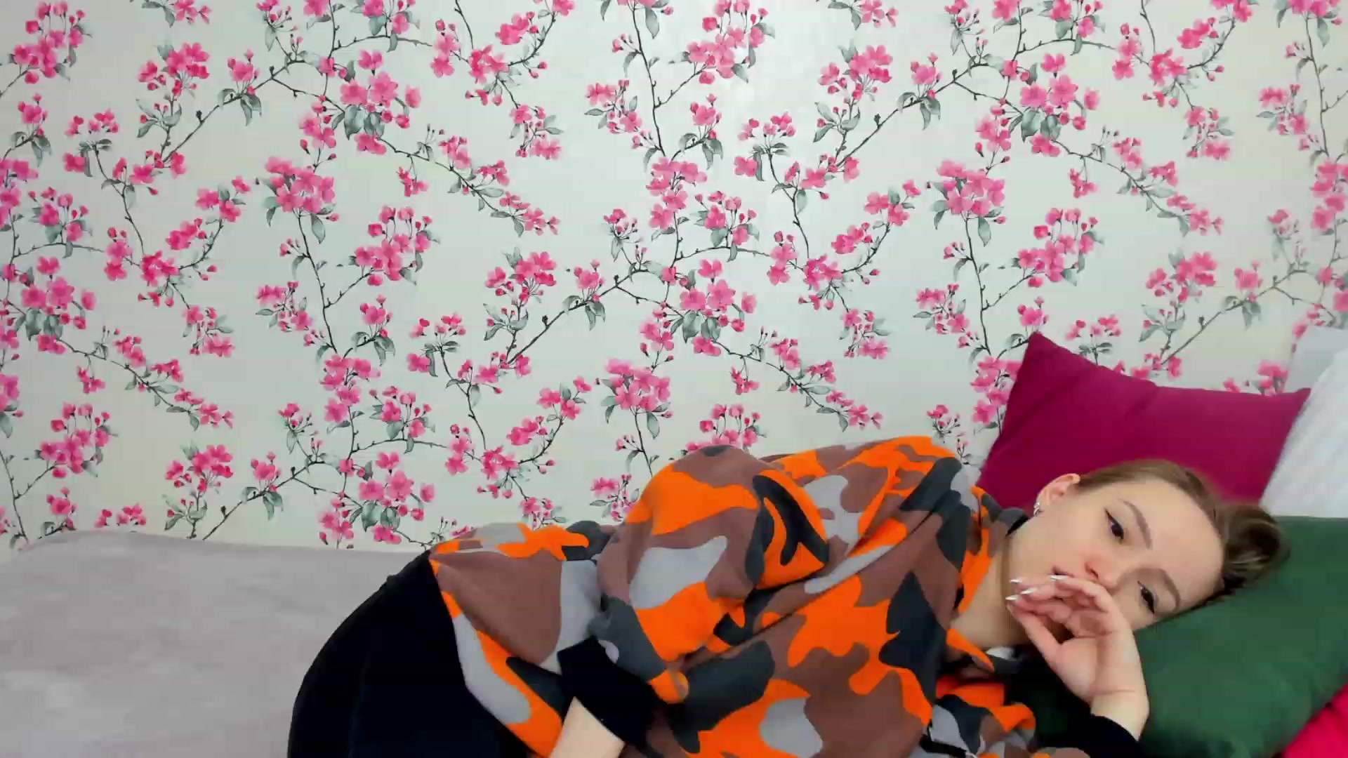 Gallery image thumbnail from im_mystery_'s myfreecams stream on, 02/12/2023, 15:15 image 19 of 20