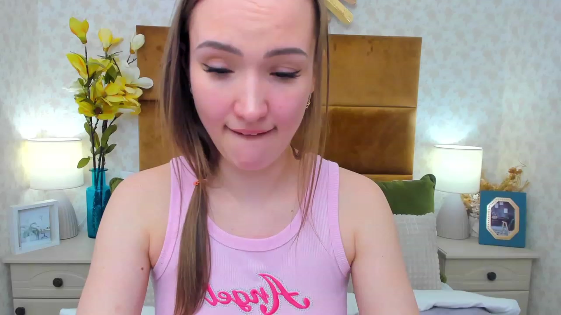 Gallery image thumbnail from im_mystery_'s myfreecams stream on, 02/28/2023, 14:19 image 2 of 20