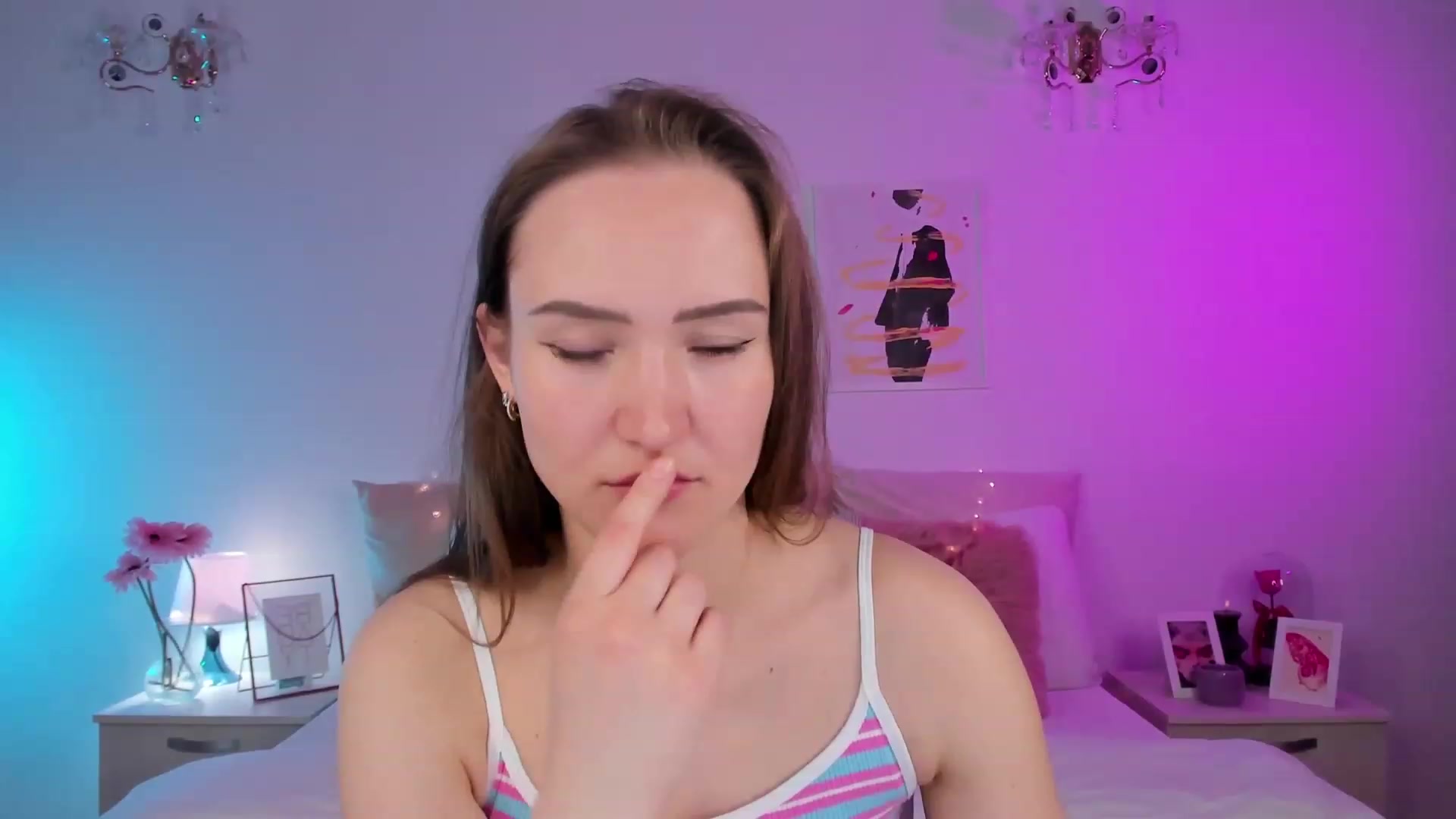 Gallery image thumbnail from im_mystery_'s myfreecams stream on, 04/17/2023, 24:55 image 6 of 20