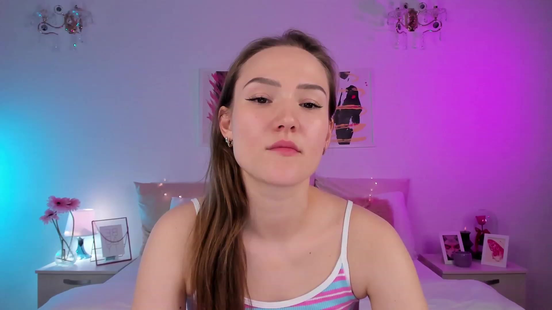 Gallery image thumbnail from im_mystery_'s myfreecams stream on, 04/17/2023, 24:55 image 10 of 20