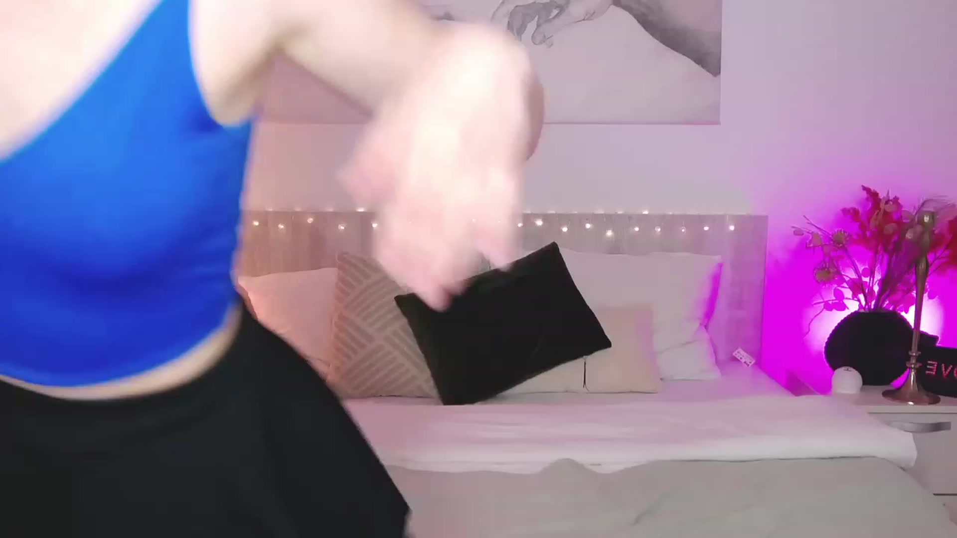 Gallery image thumbnail from im_mystery_'s myfreecams stream on, 04/26/2023, 24:28 image 20 of 20