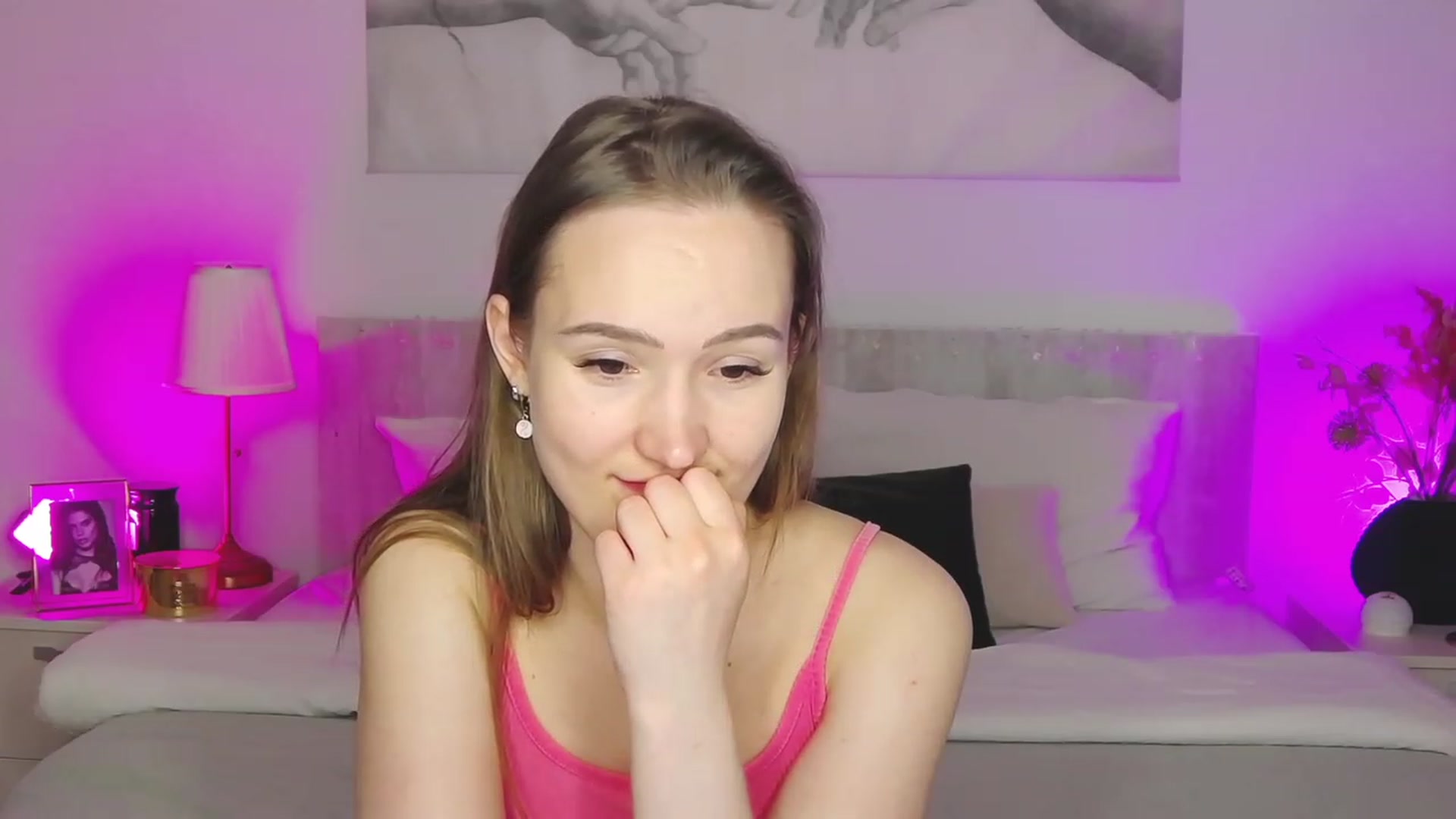 Gallery image thumbnail from im_mystery_'s myfreecams stream on, 04/26/2023, 22:04 image 14 of 20