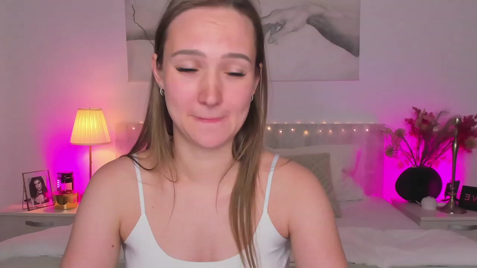 Gallery image thumbnail from im_mystery_'s myfreecams stream on, 06/12/2023, 24:03 image 19 of 20