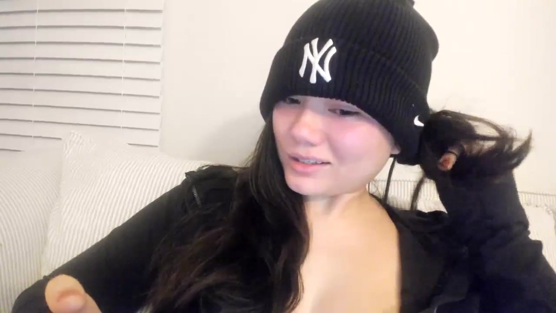 Gallery image thumbnail from imava's myfreecams stream on, 11/12/2023, 09:41 image 10 of 20
