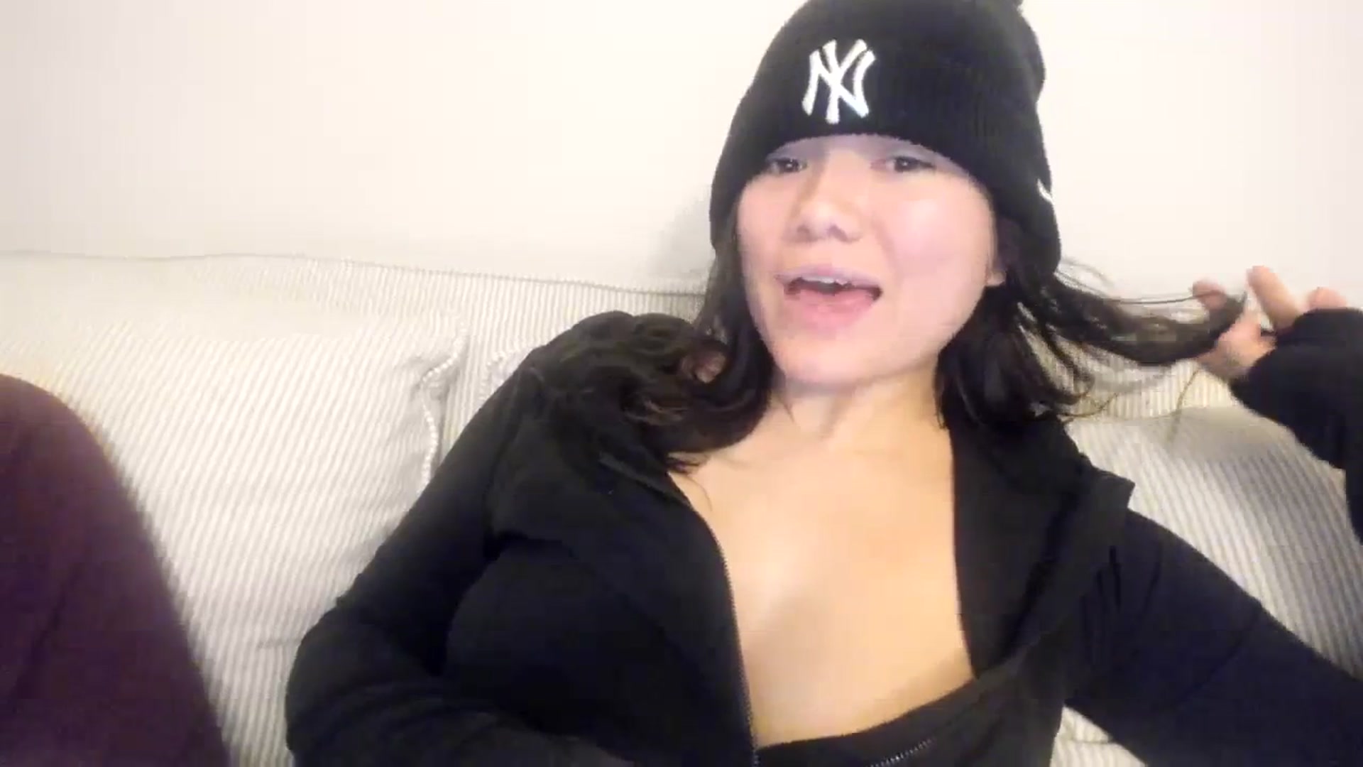 Gallery image thumbnail from imava's myfreecams stream on, 11/12/2023, 11:34 image 4 of 20