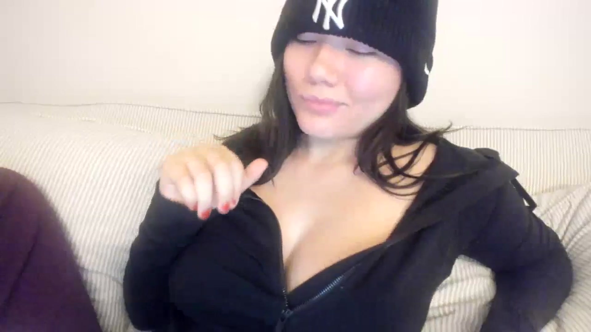 Gallery image thumbnail from imava's myfreecams stream on, 11/12/2023, 11:34 image 5 of 20