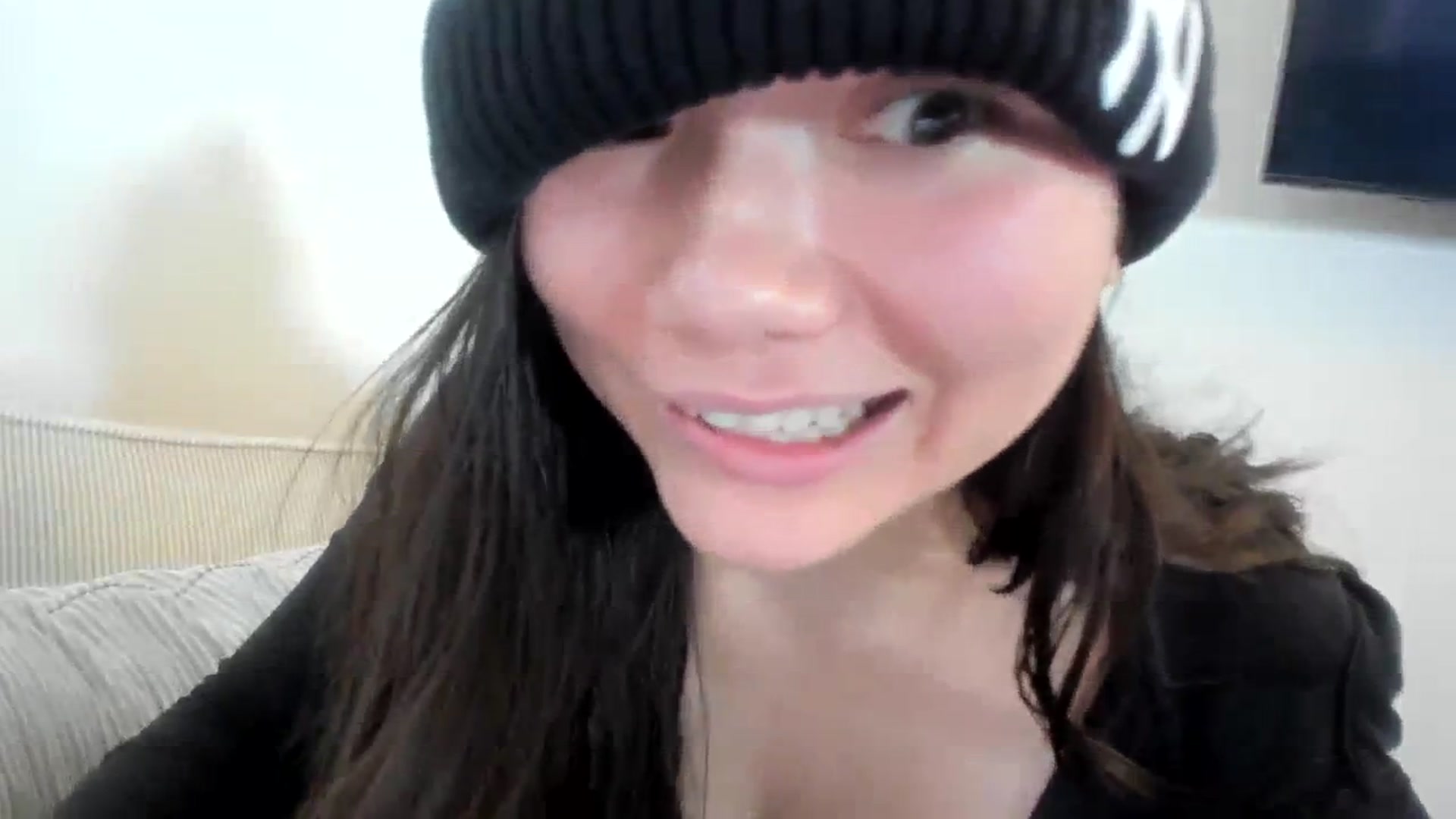 Gallery image thumbnail from imava's myfreecams stream on, 11/12/2023, 16:33 image 10 of 20