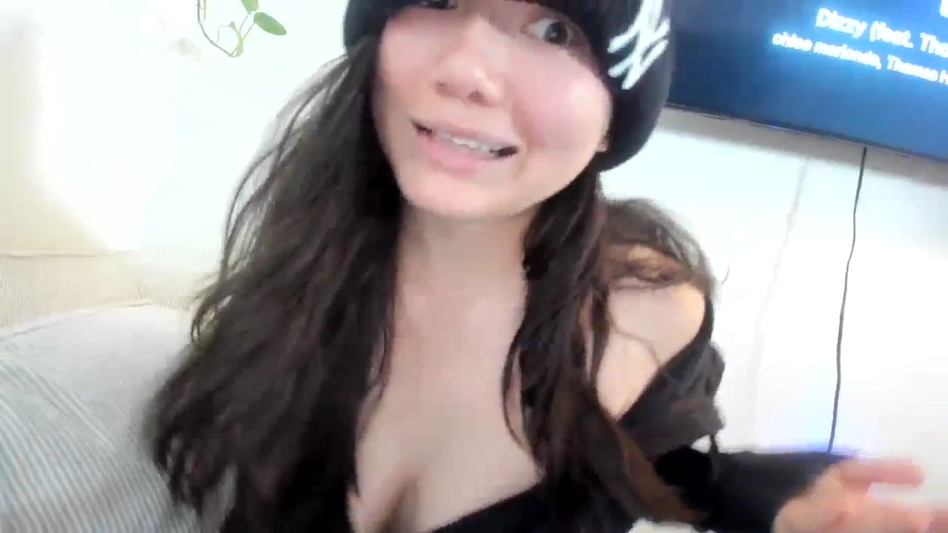 Gallery image thumbnail from imava's myfreecams stream on, 11/12/2023, 16:33 image 13 of 20