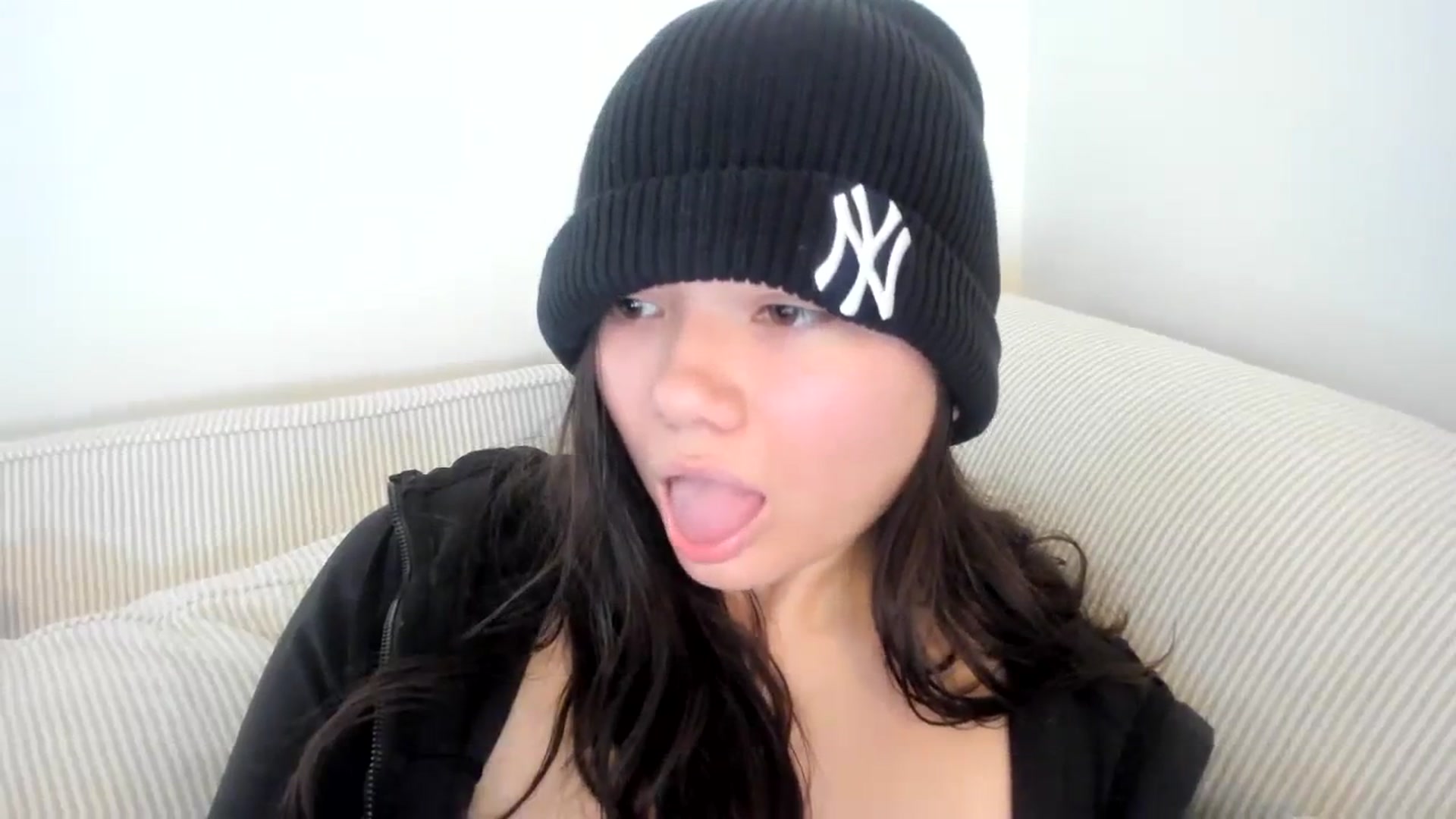 Gallery image thumbnail from imava's myfreecams stream on, 11/12/2023, 16:33 image 2 of 20