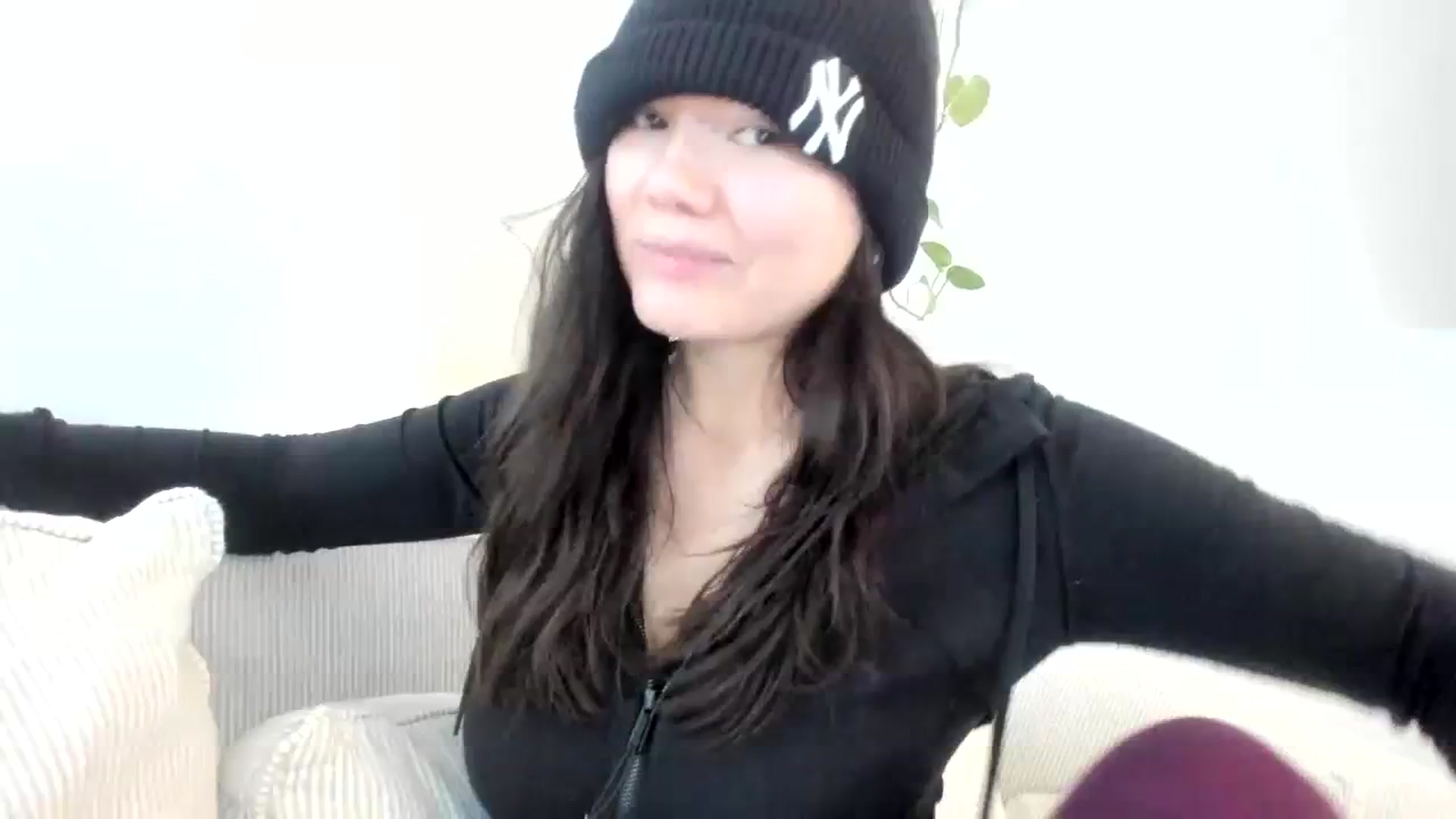 Gallery image thumbnail from imava's myfreecams stream on, 11/12/2023, 16:33 image 19 of 20