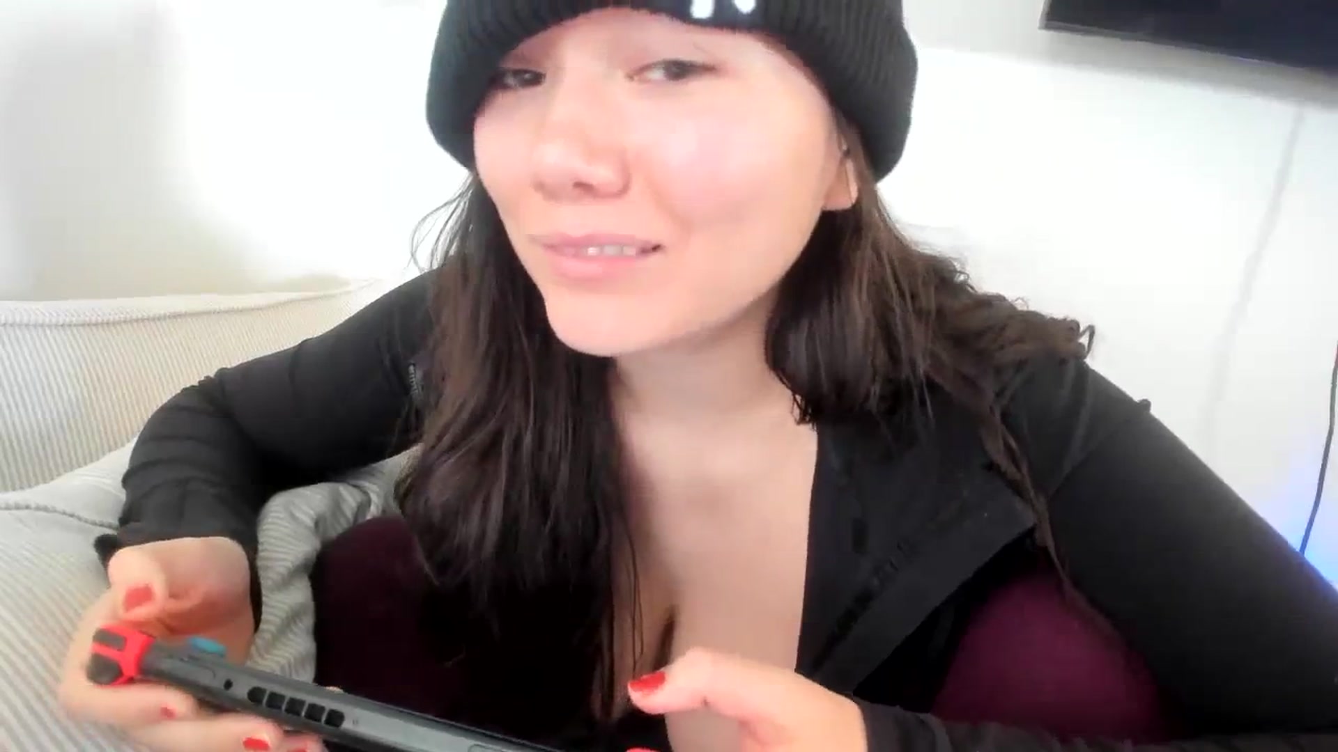 Gallery image thumbnail from imava's myfreecams stream on, 11/12/2023, 18:00 image 16 of 20